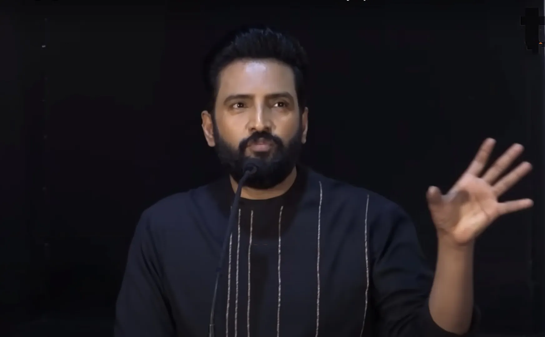 santhanam speech in  DD Returns Press Meet