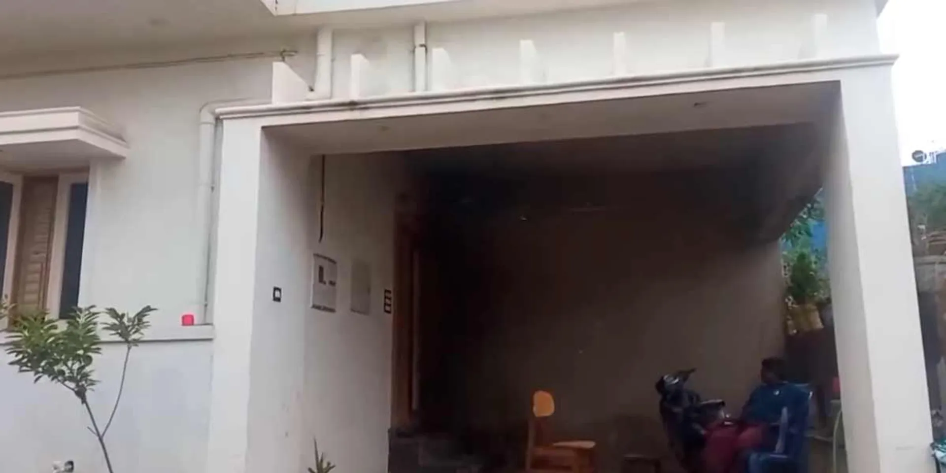Petrol bomb hurled at Congress leader's house
