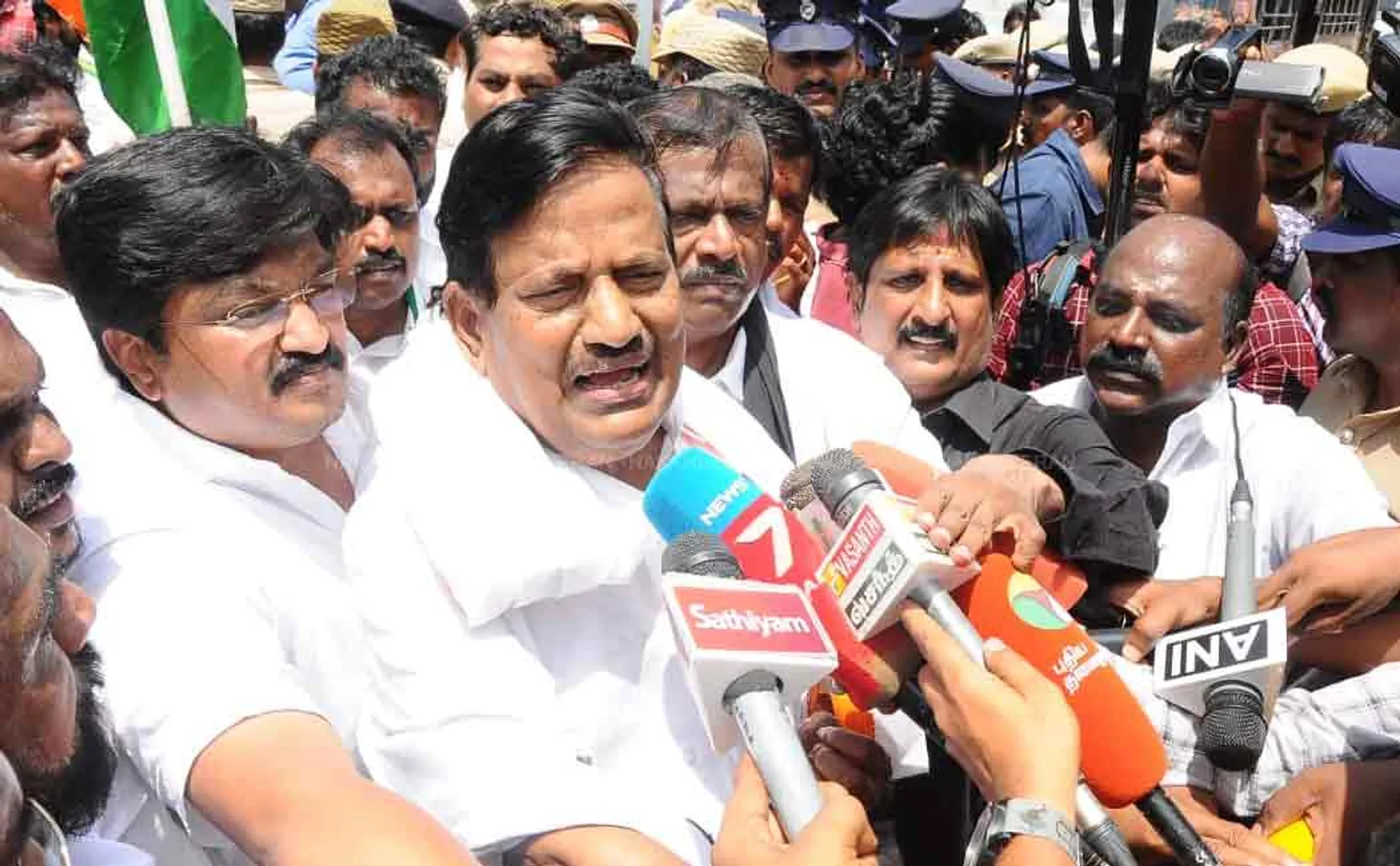 Congress Committee President fell and injured in walking