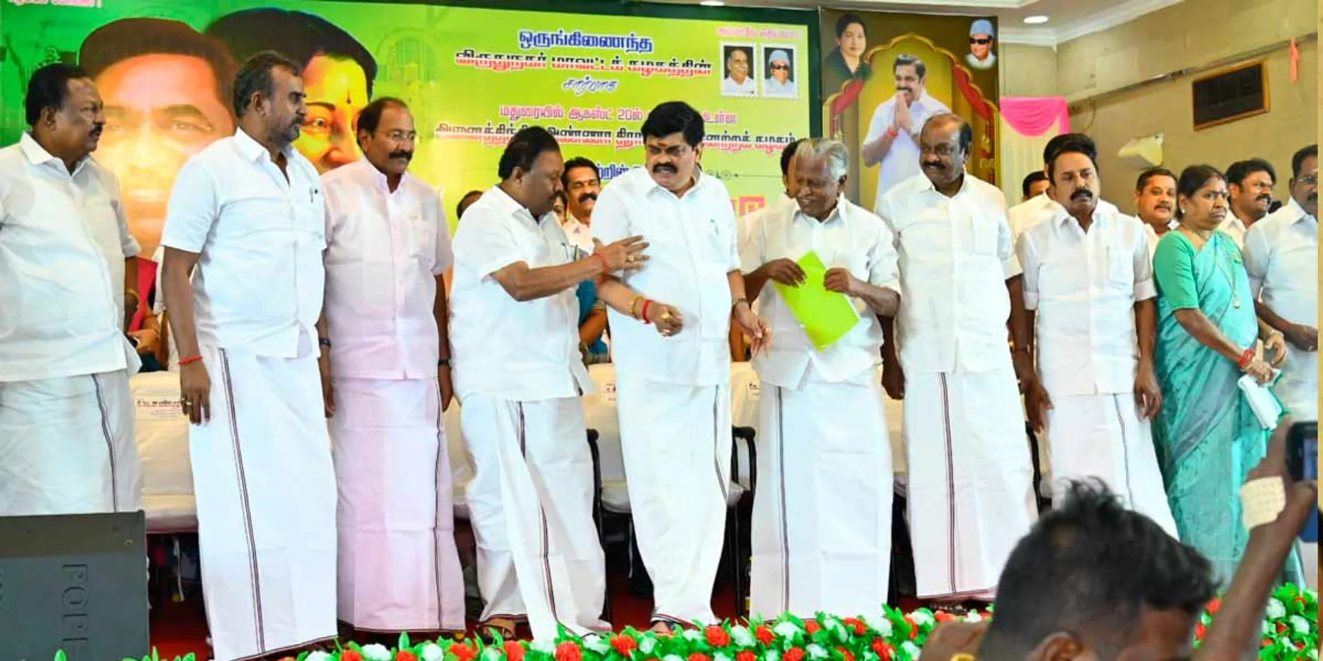Vadivelu Comedy OPS-ADMK Consultative Meeting Executives' 'Crazy' Speech!