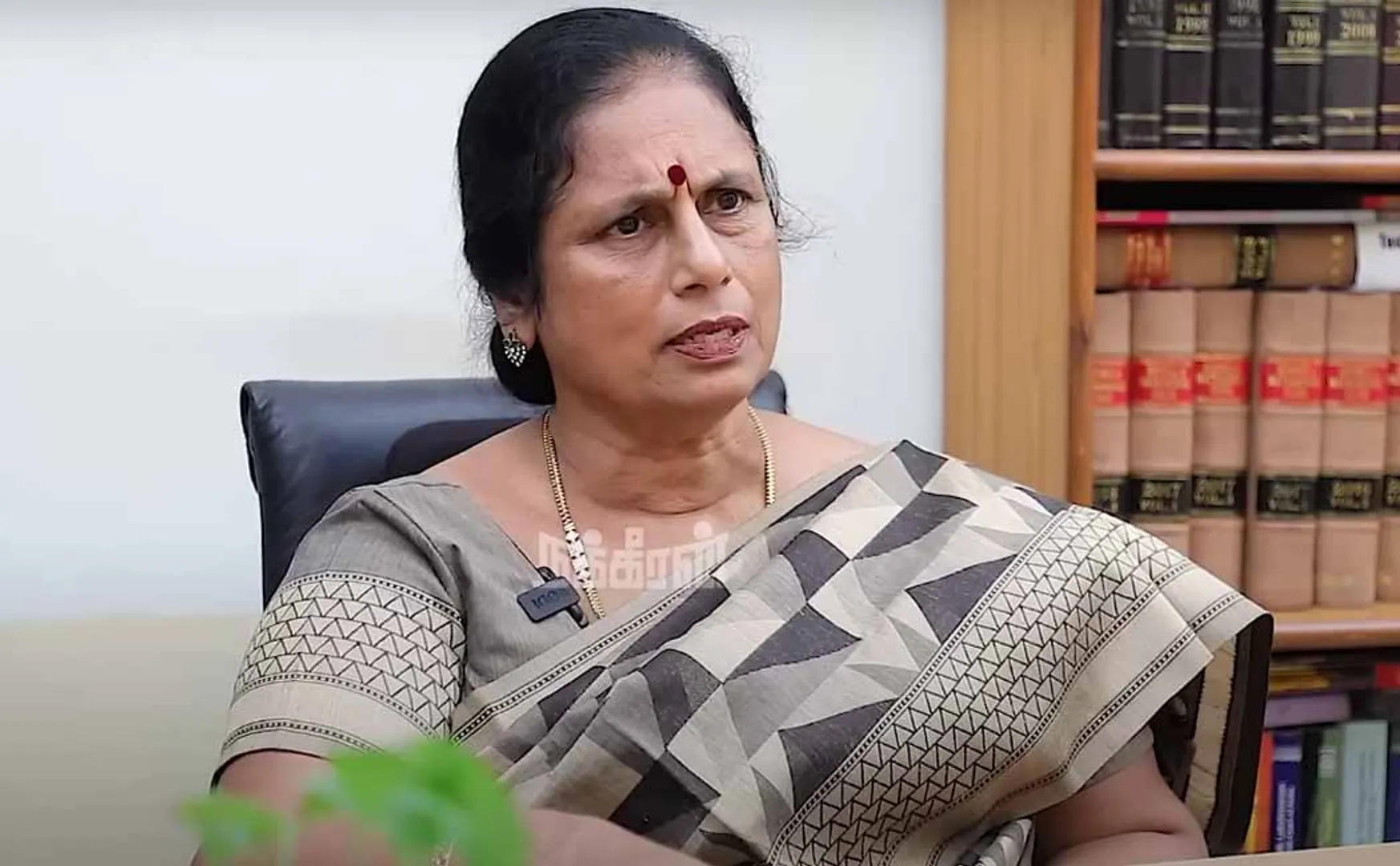 advocate-santhakumaris-valakku-en-28