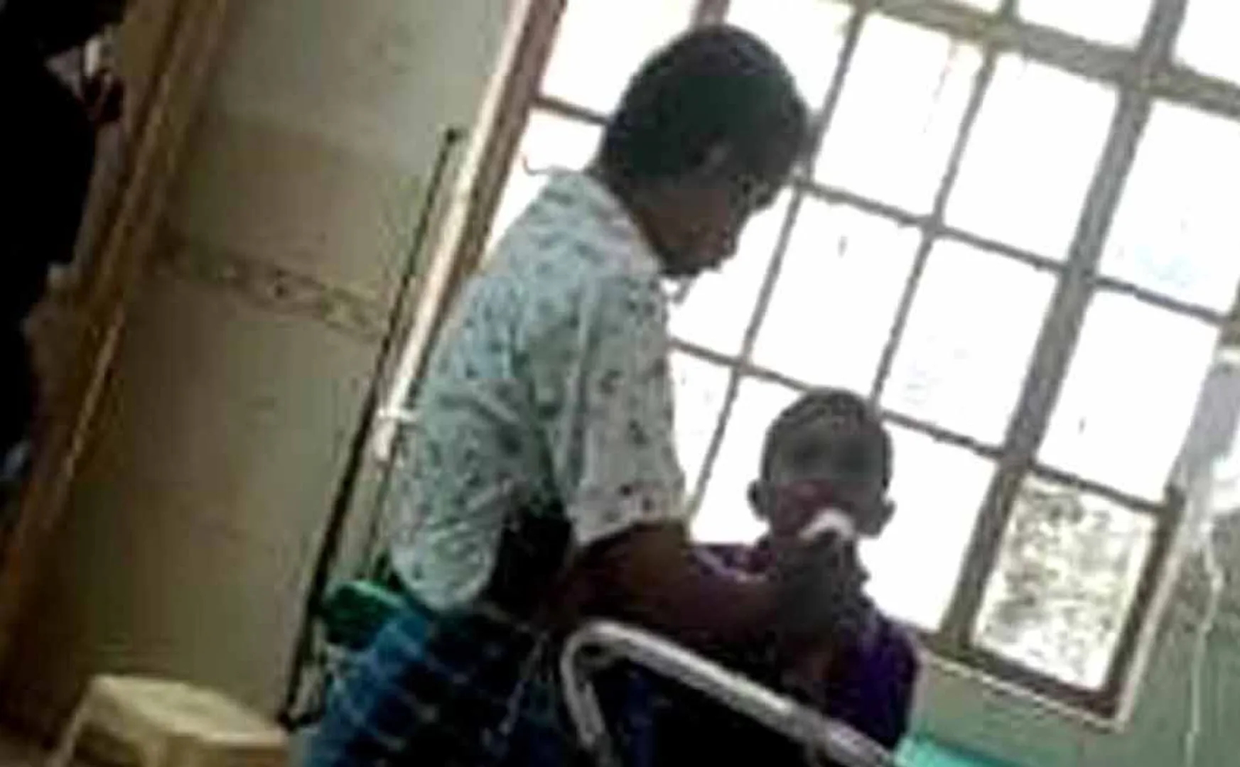 student was treated with tea cup instead oxygen mask government hospital kanchipuram