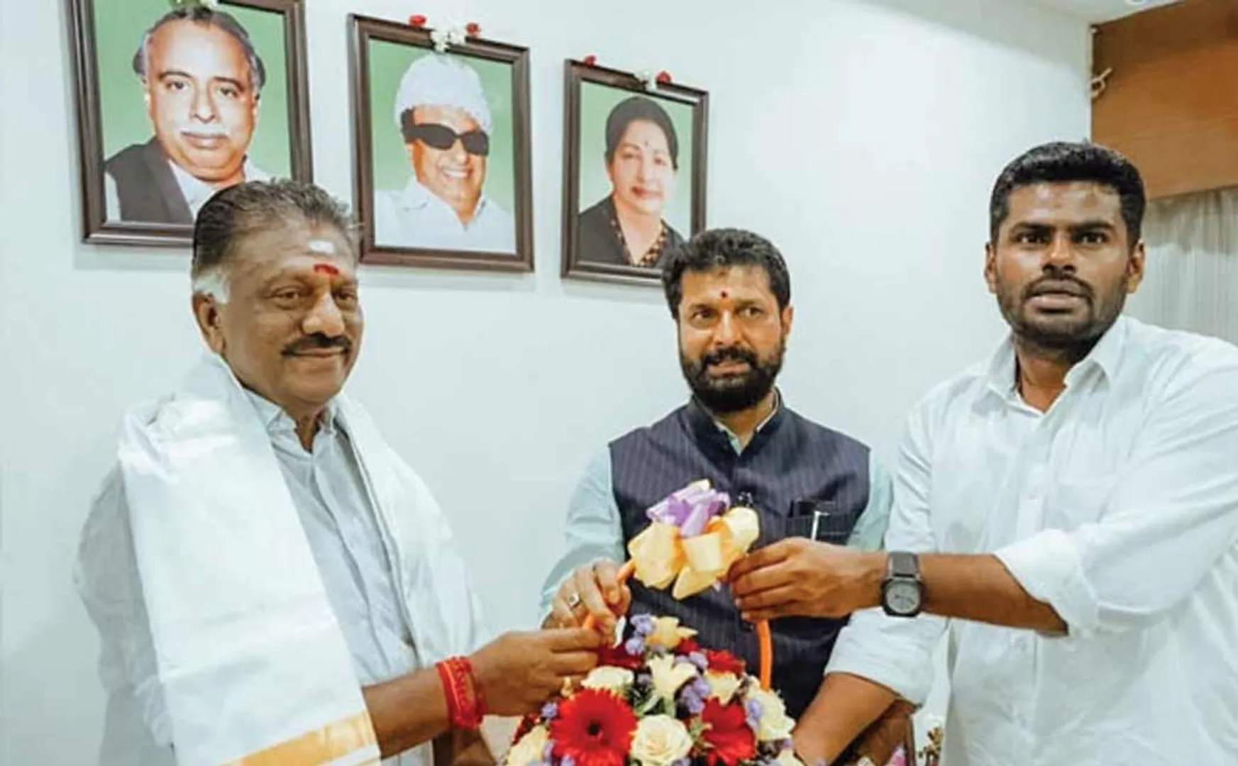 O Panneerselvam is not in despair Annamalai