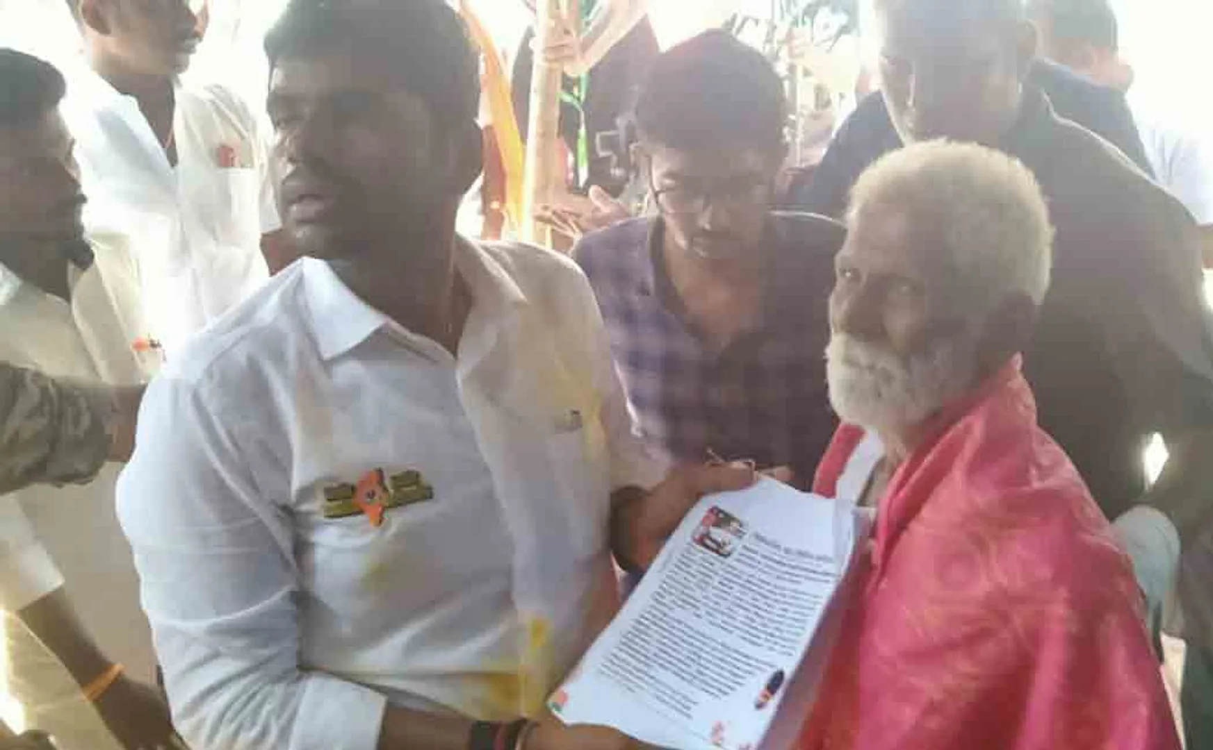 Muslim who gifted a photo of Mecca and Medina to Annamalai