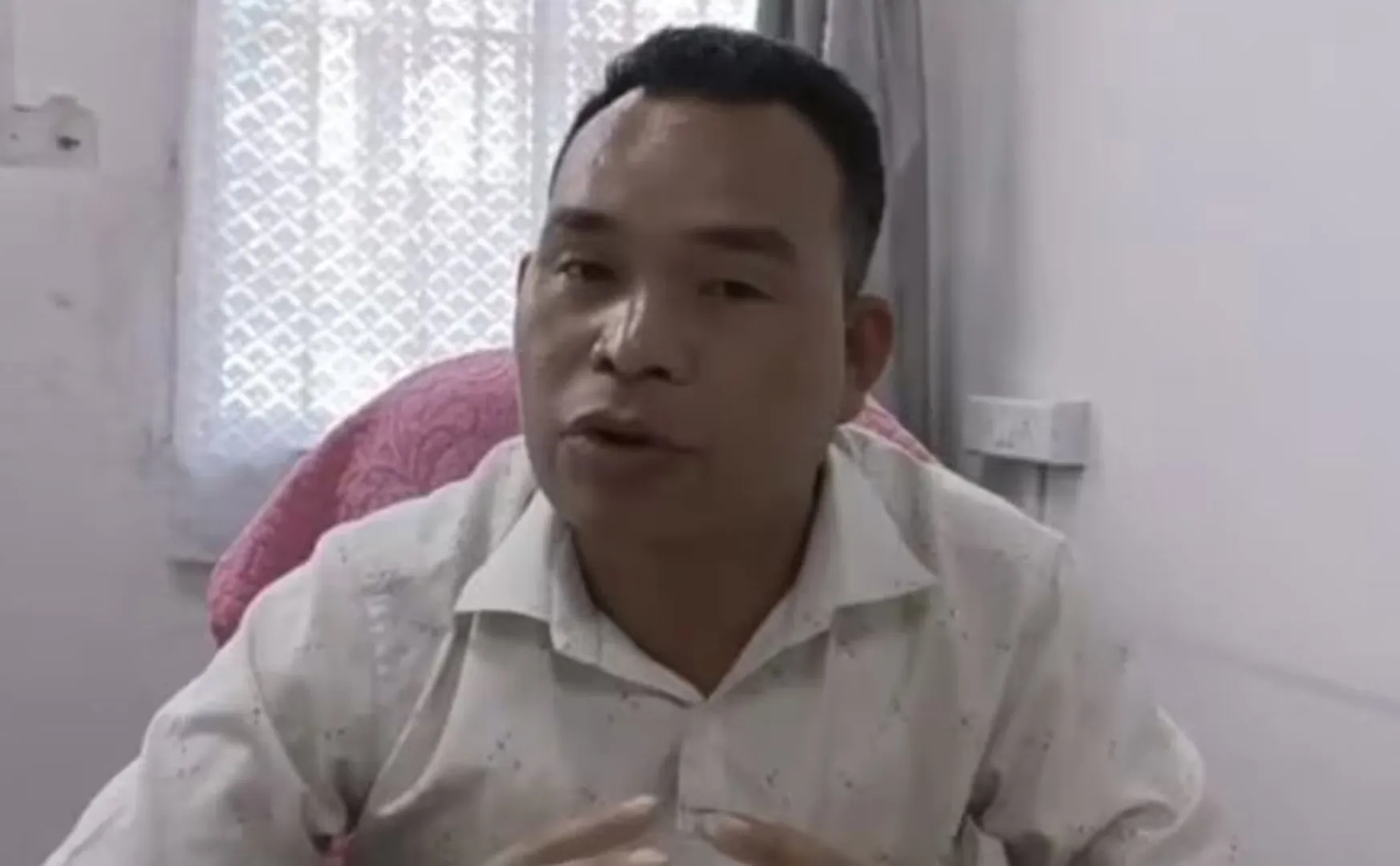 Meghalaya Teacher forced girl  wear shoelaces for failing to speak English