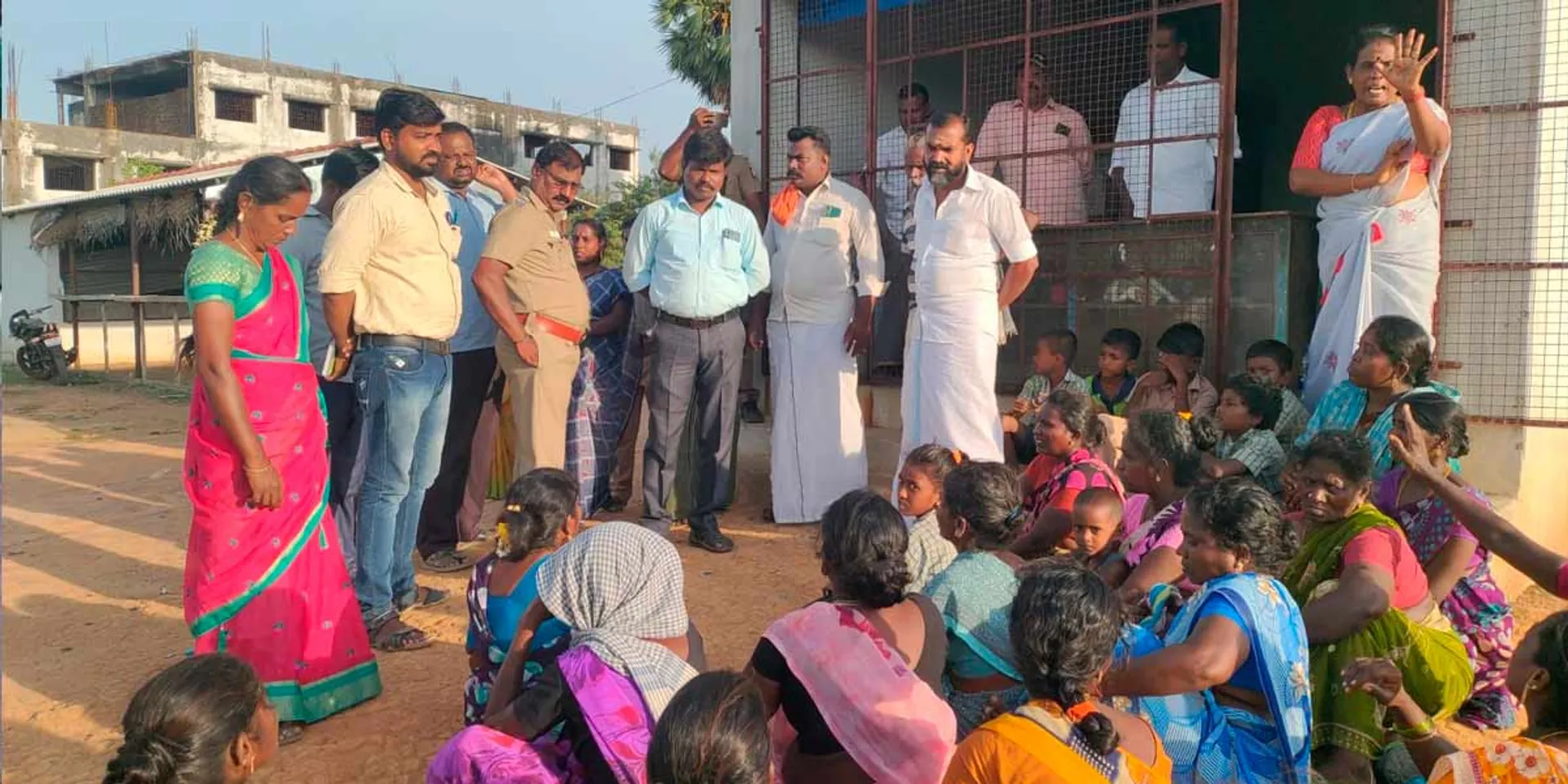 Officials reopen closed Tasmac store; Women closed in one day!