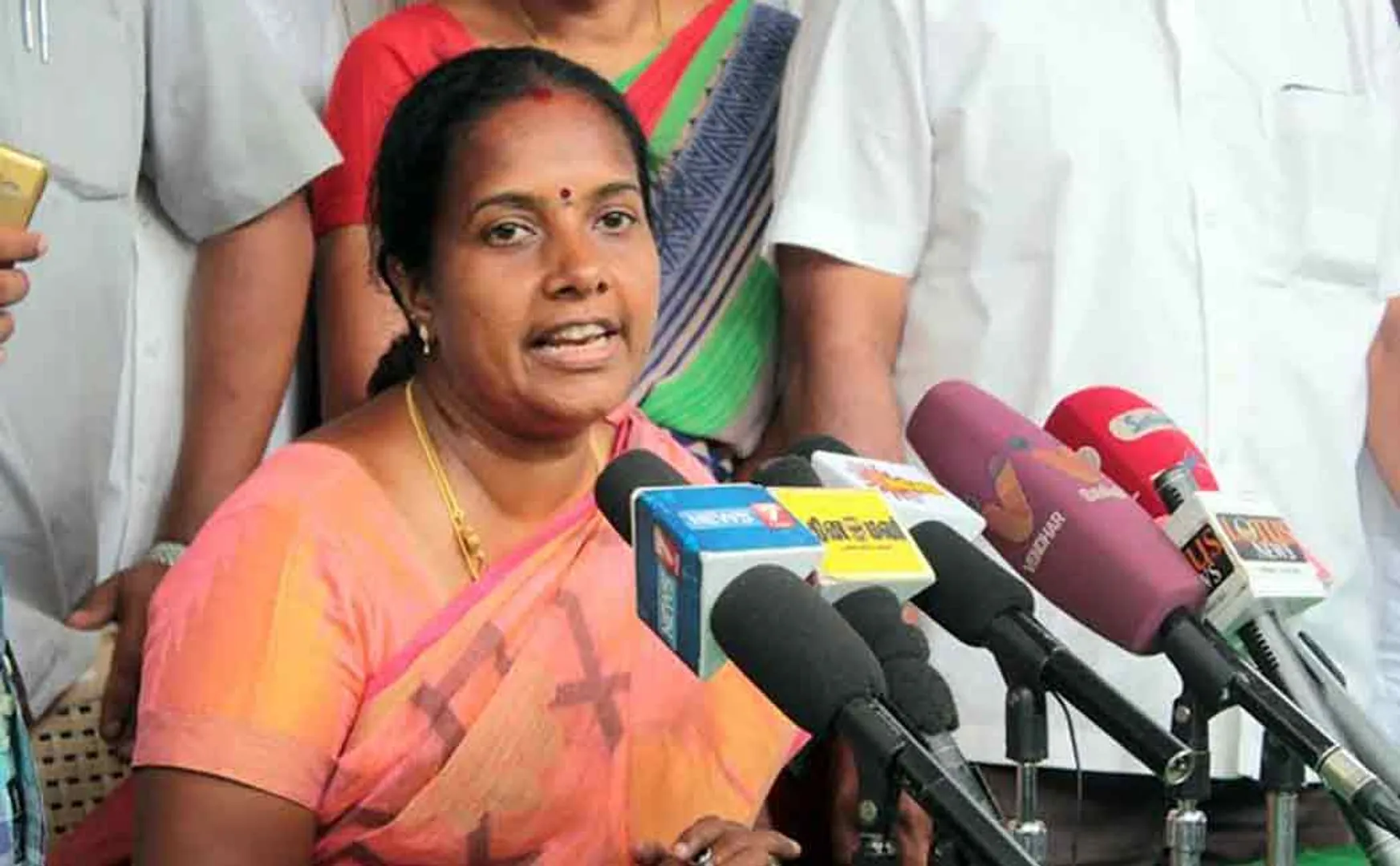  Vanathi Srinivasan says Tamilnadu government cannot cancel NEET