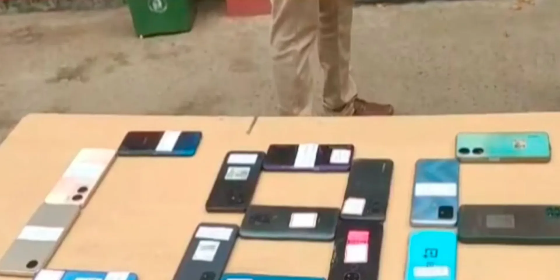 masked cell phone theft; Three arrested