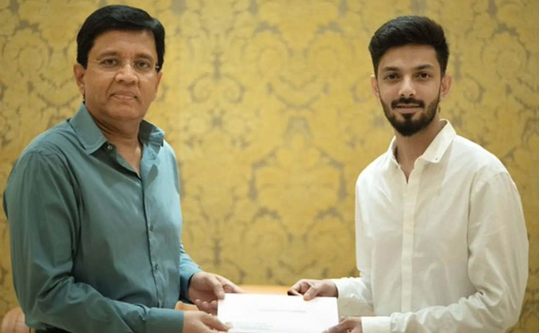 jailer success kalanithi maran gifted cheque to anirudh 