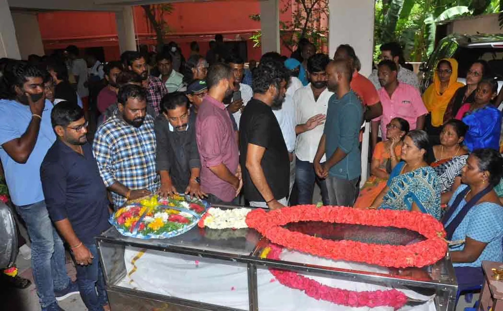 Actor and Director Marimuthu's Last Tribute (Pictures)