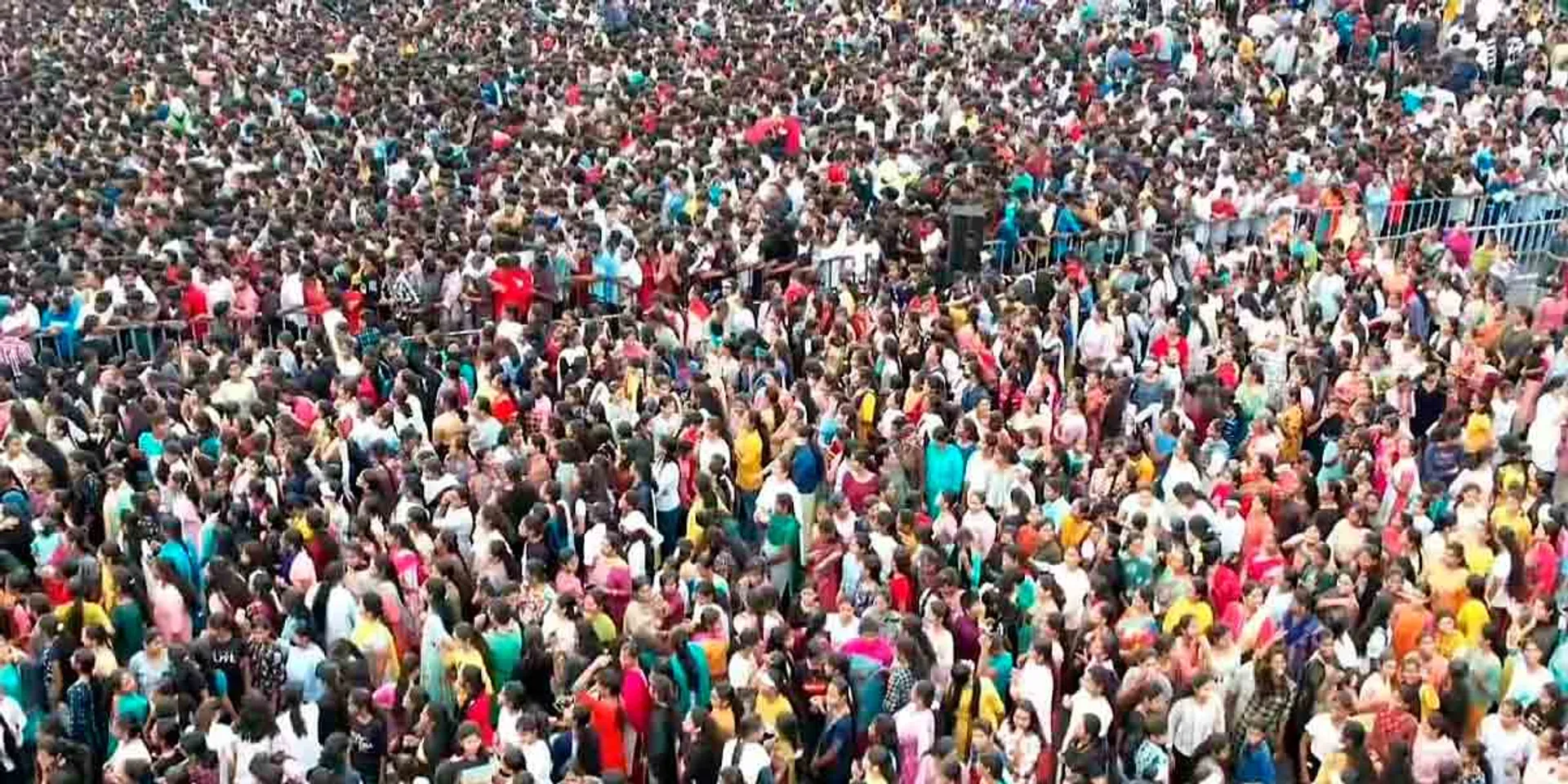  Erode's 'Happy Street'-throngs of people
