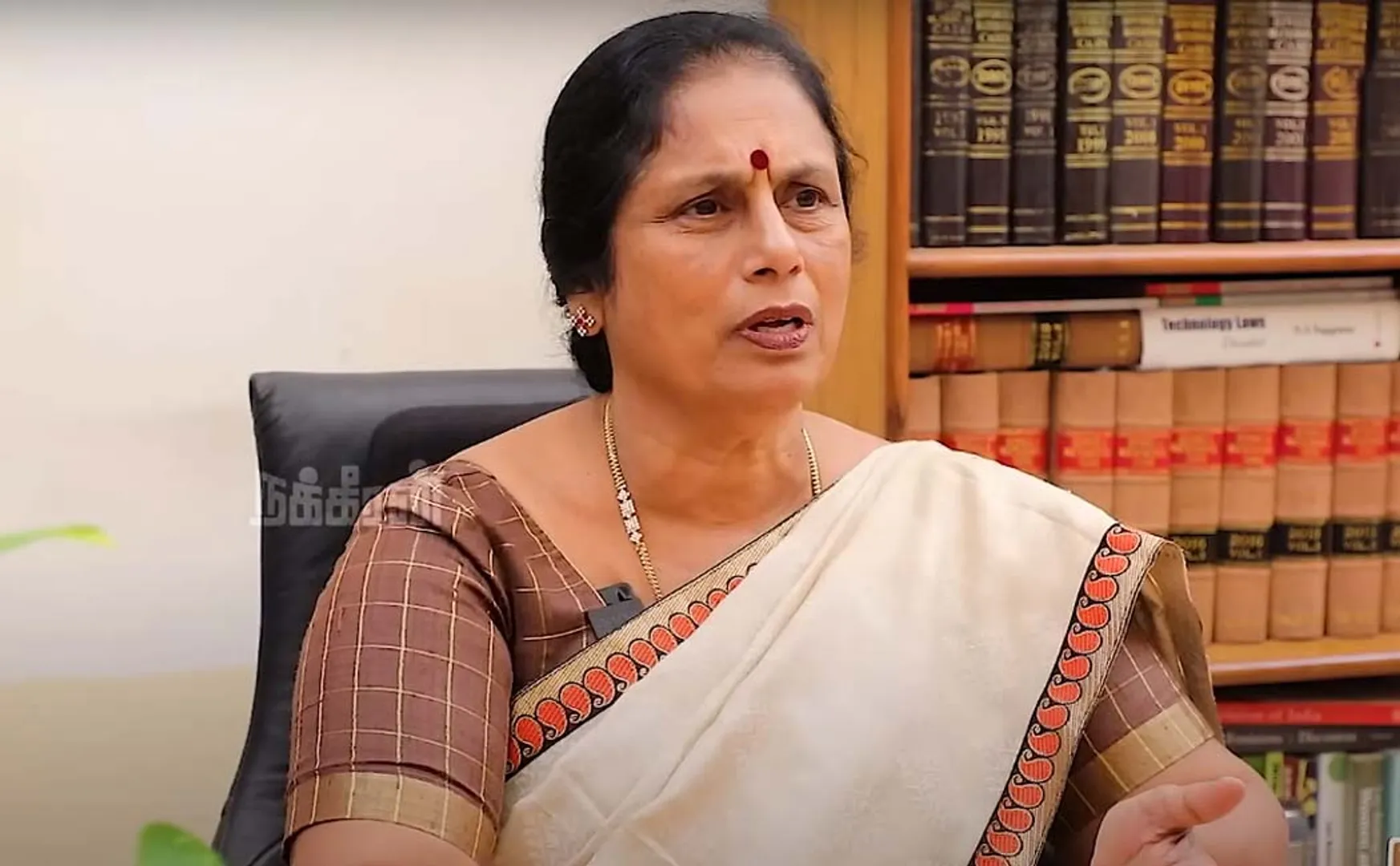  advocate-santhakumaris-valakku-en-34