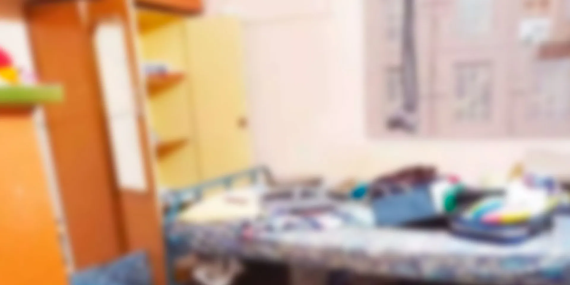 School teacher broke the door of her house and stole 17 pounds of jewelry