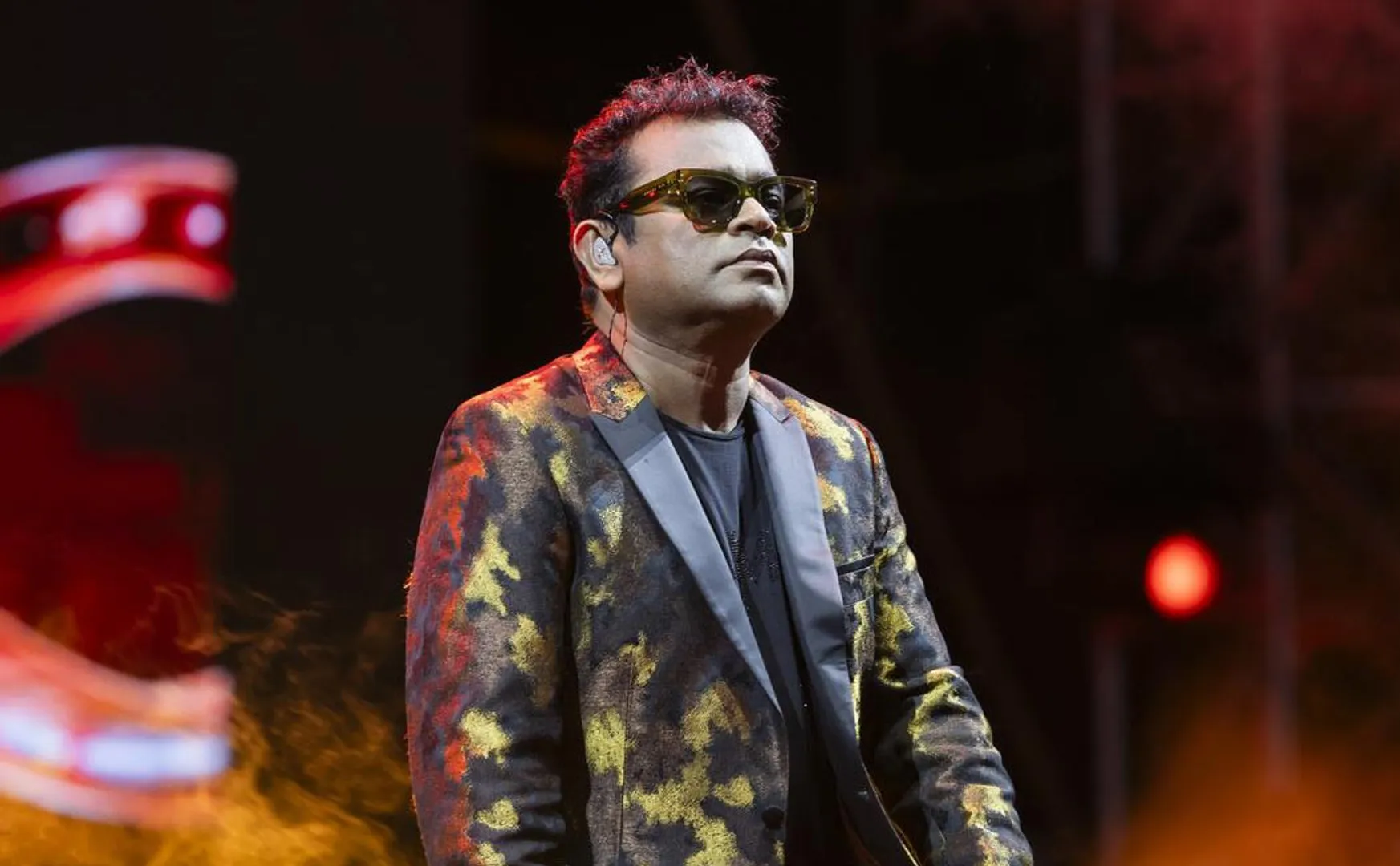 yuvan, karthi, khushbu supports ar rahman for his concert issue 