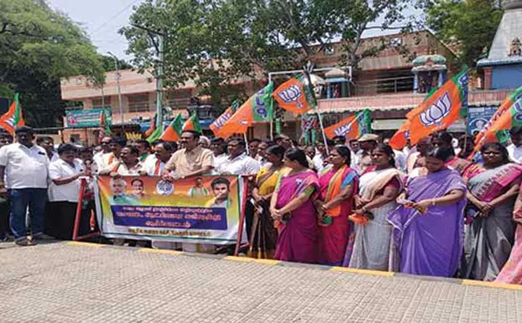  stir in the protest held by the BJP in Vellore