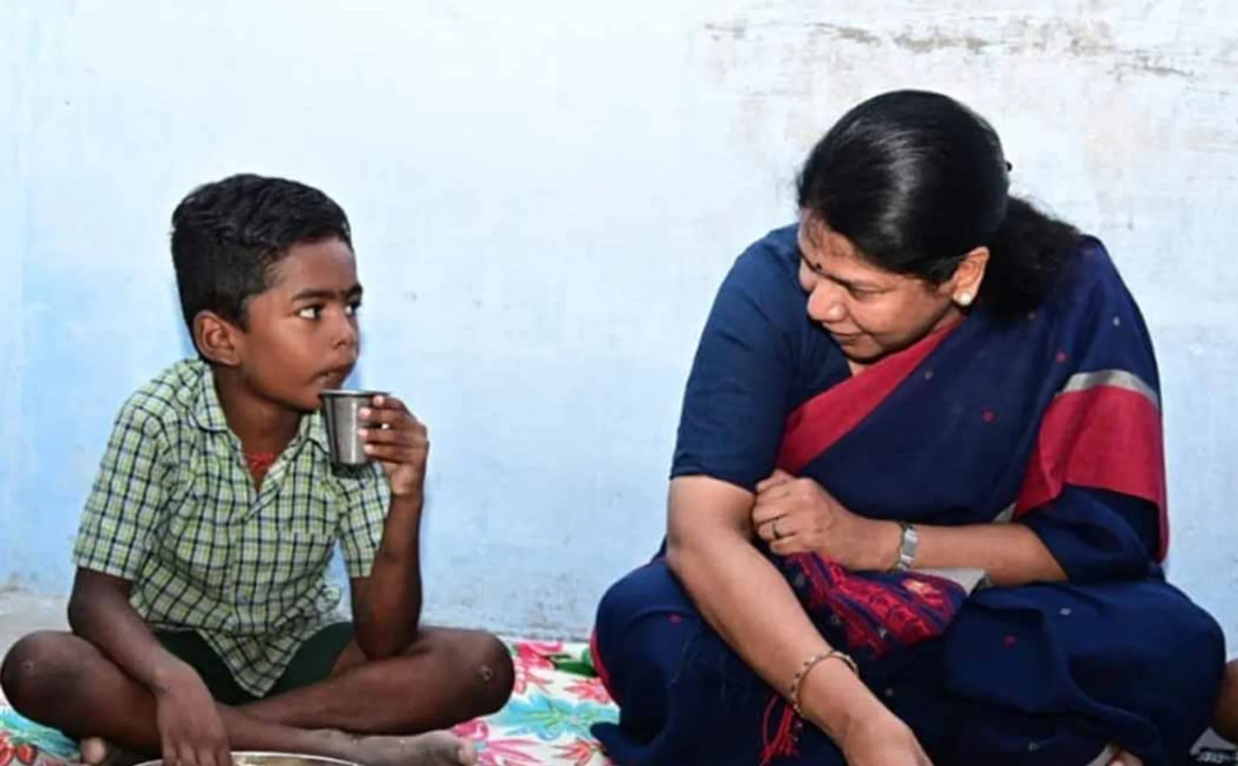 woman cooked affair Kanimozhi MP sat and ate with the students