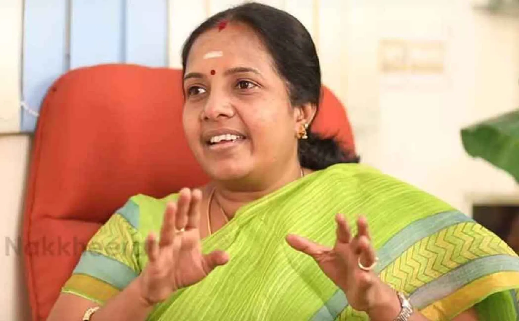 “All heads of households will be given Rs. Give an amount of 1,000..” - Vanathi Srinivasan