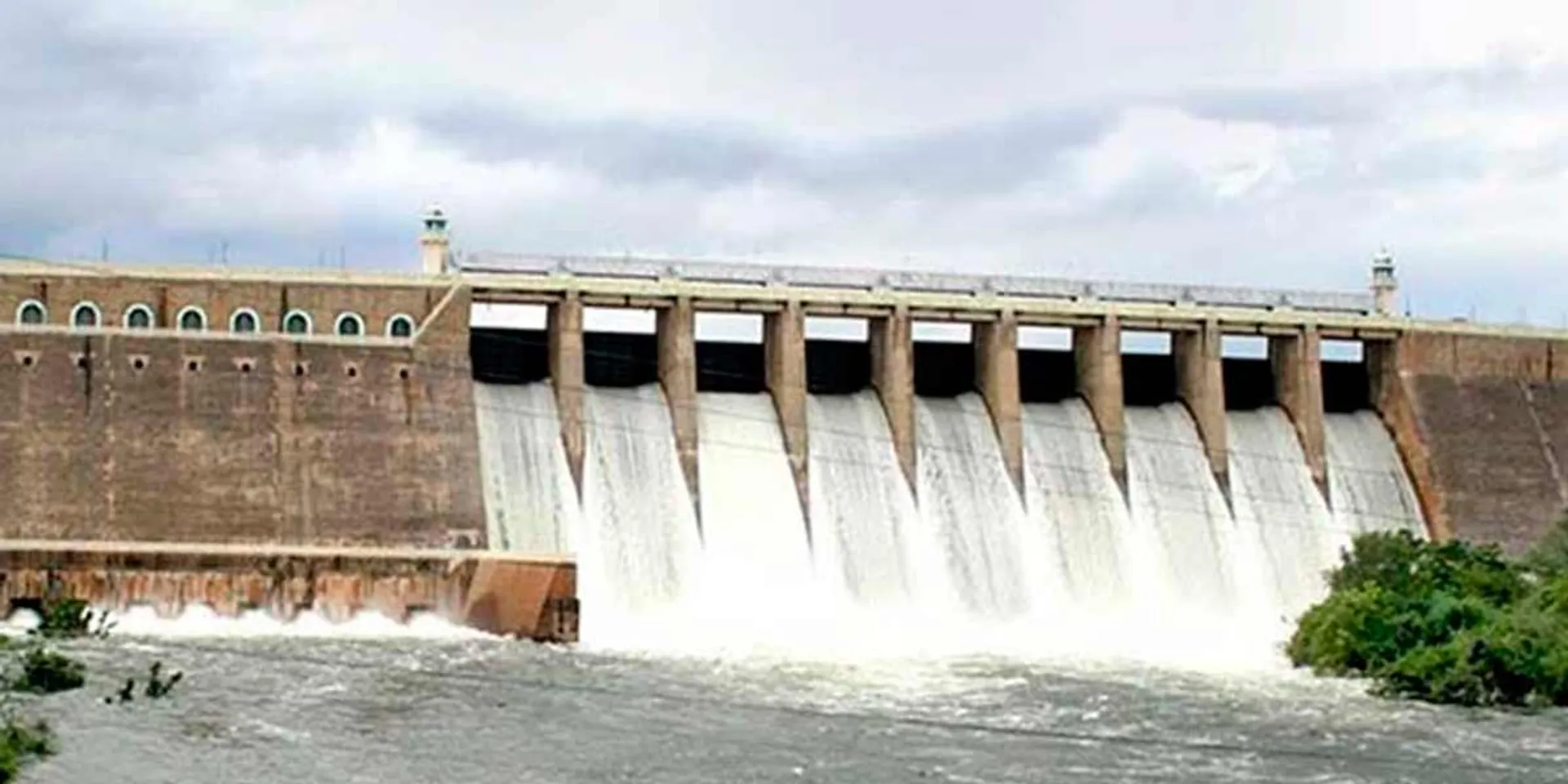 Increase in water opening; The water level of Bhavanisagar Dam has fallen