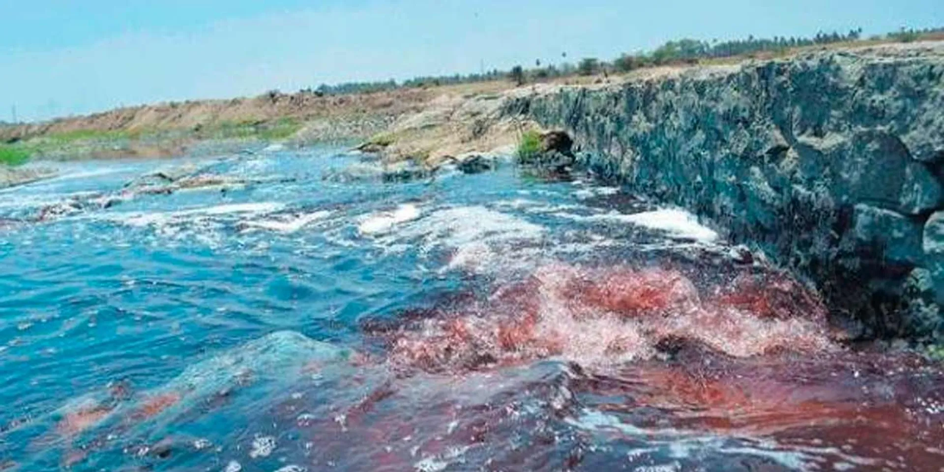 Disconnection of power supply to 4 factories that discharged sewage