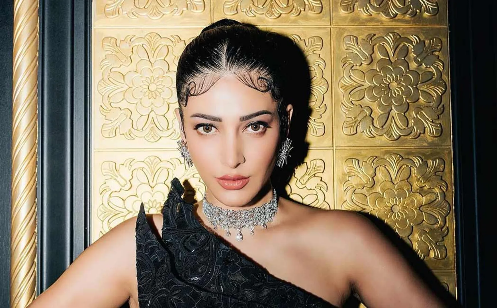 shruthi hassan about mumbai airport one fan following incident 