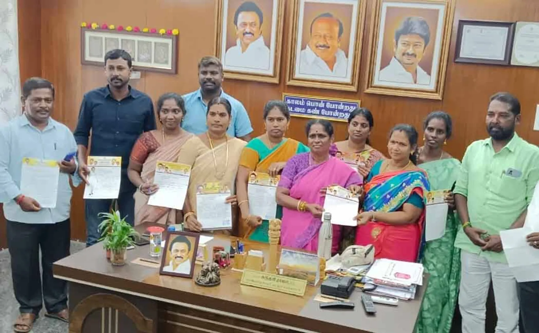 DMK councillors who passed a resolution against the VCK  deputy mayor