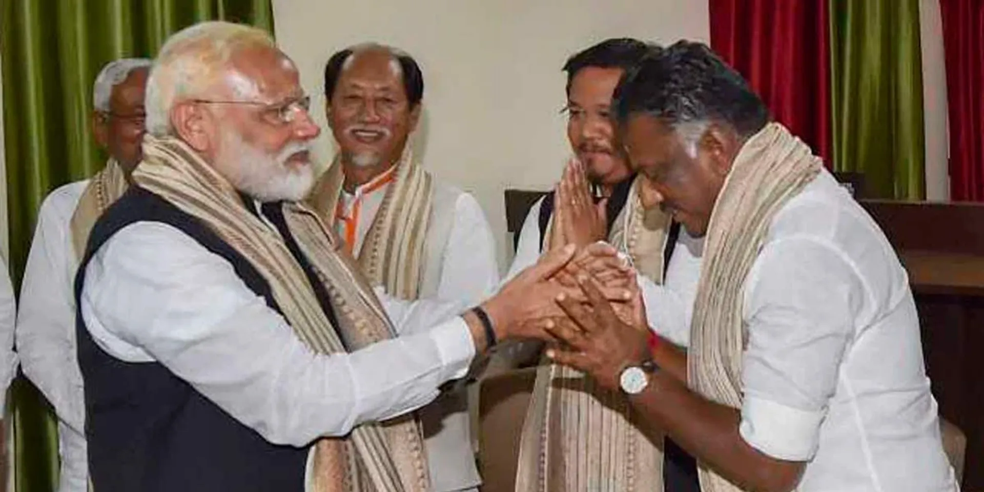 Is OPS joining hands with BJP?
