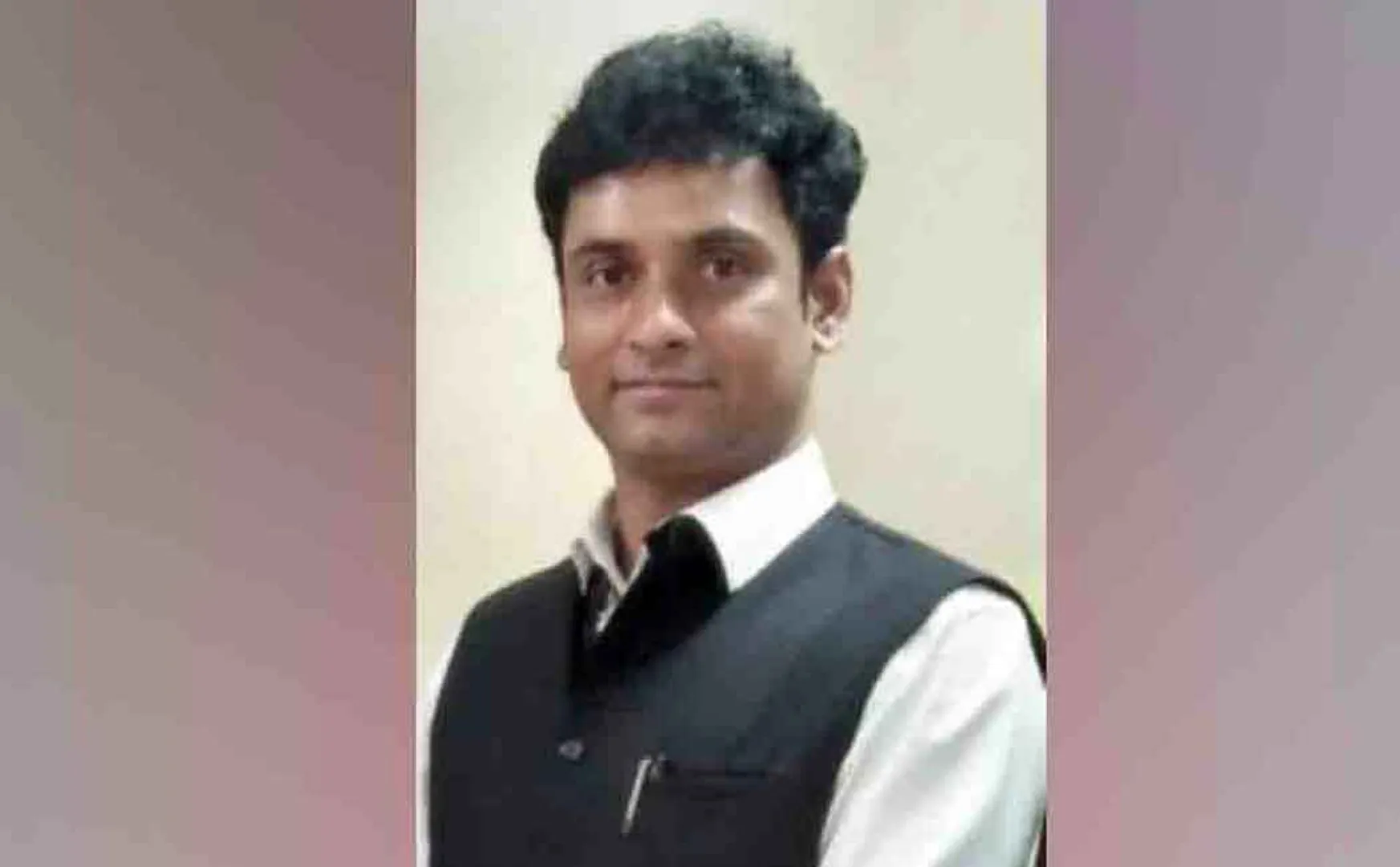 Garbage dump on the banks of the Ganges... Tamilnadu lawyer fighting to remove!