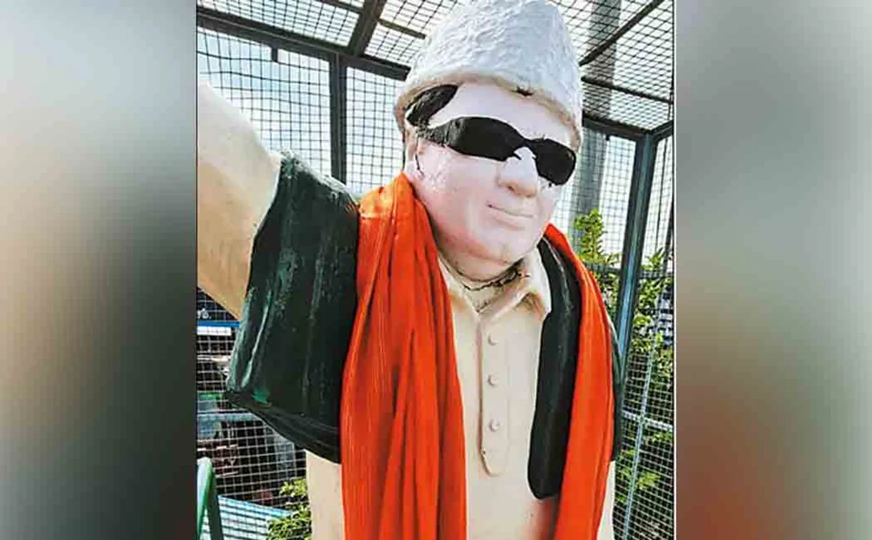  The agitated ADMK volunteers for Desecration of MGR statue
