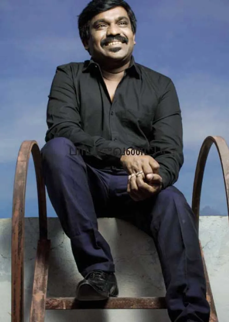 /idhalgal/eniya-utayam/country-singer-velmurugans-journey-my-singing-carriage-meeting-dr-2