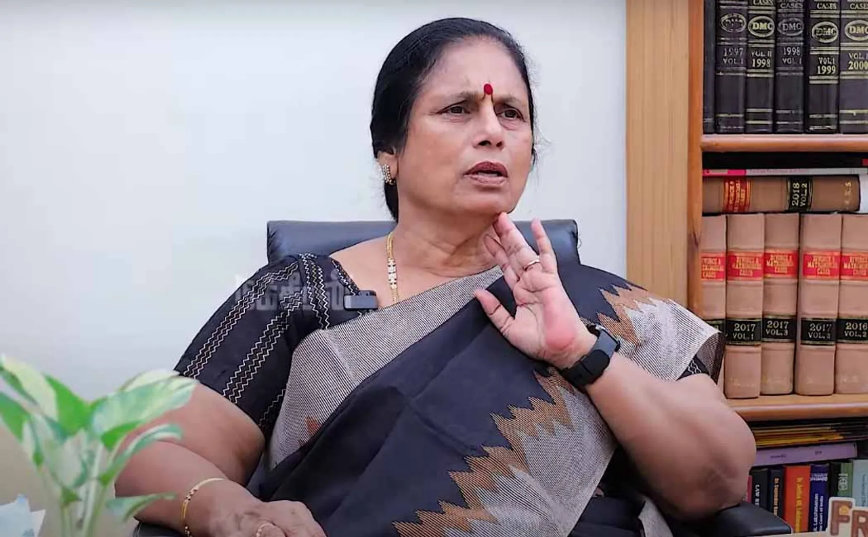 advocate-santhakumaris-valakku-en-36