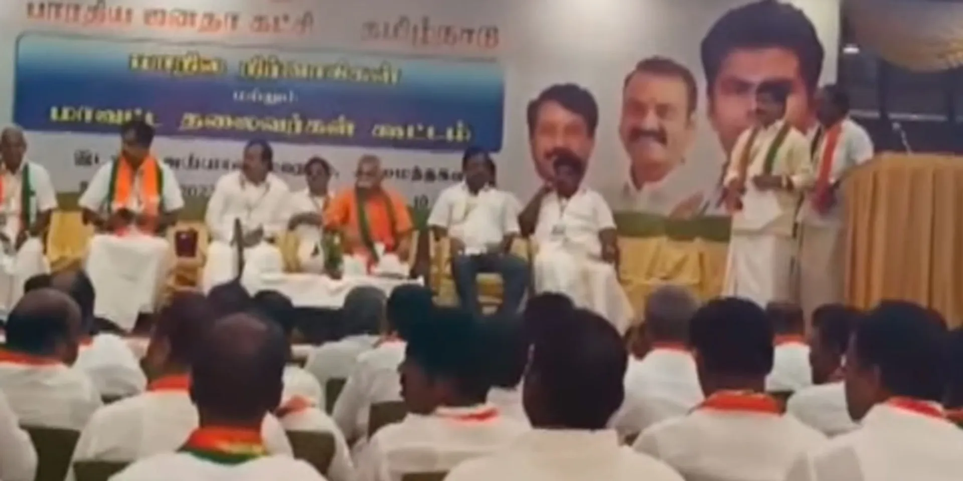 The meeting of district leaders started without Annamalai