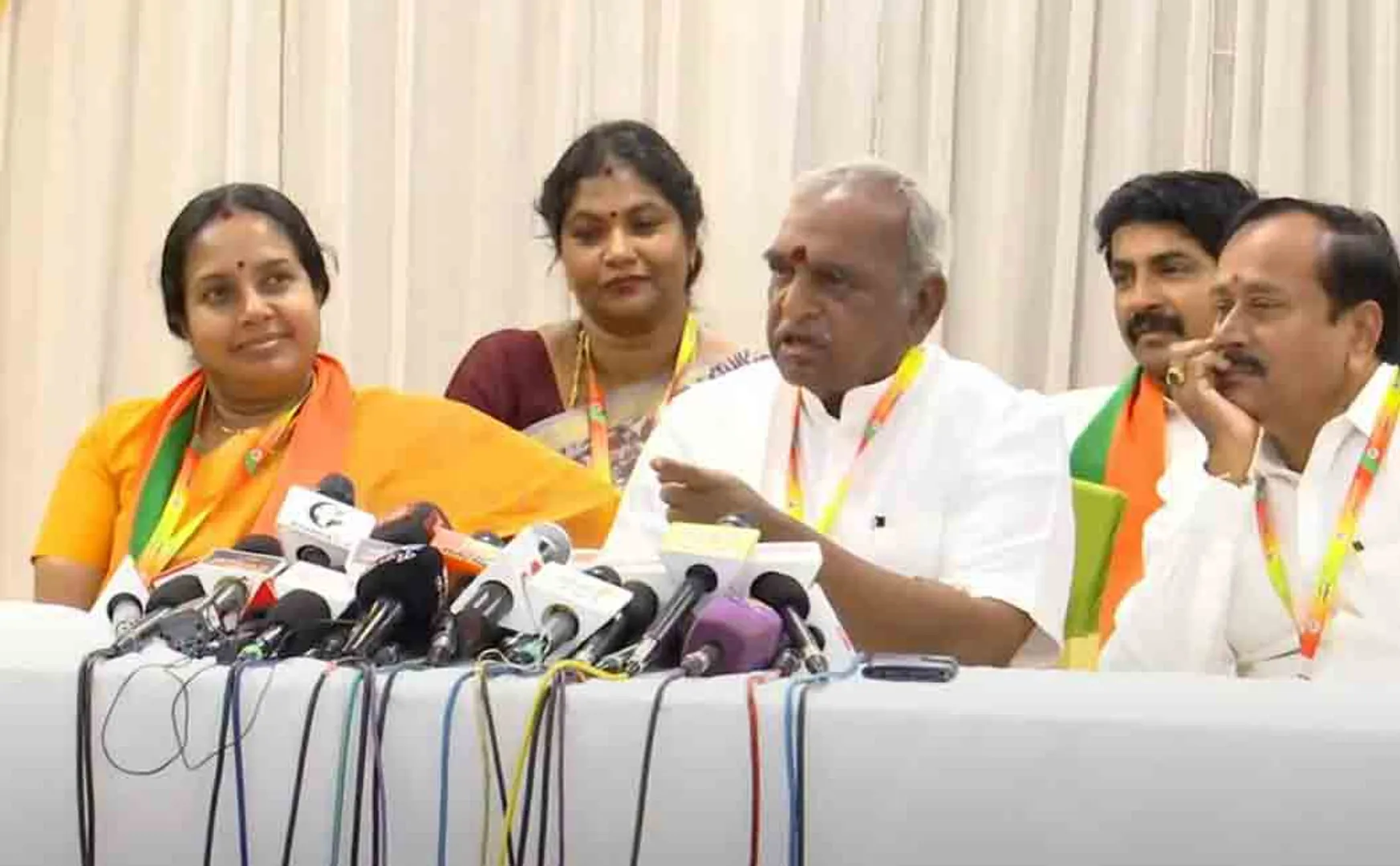 Pon. Radhakrishnan says We do not see ADMK's exit as a setback