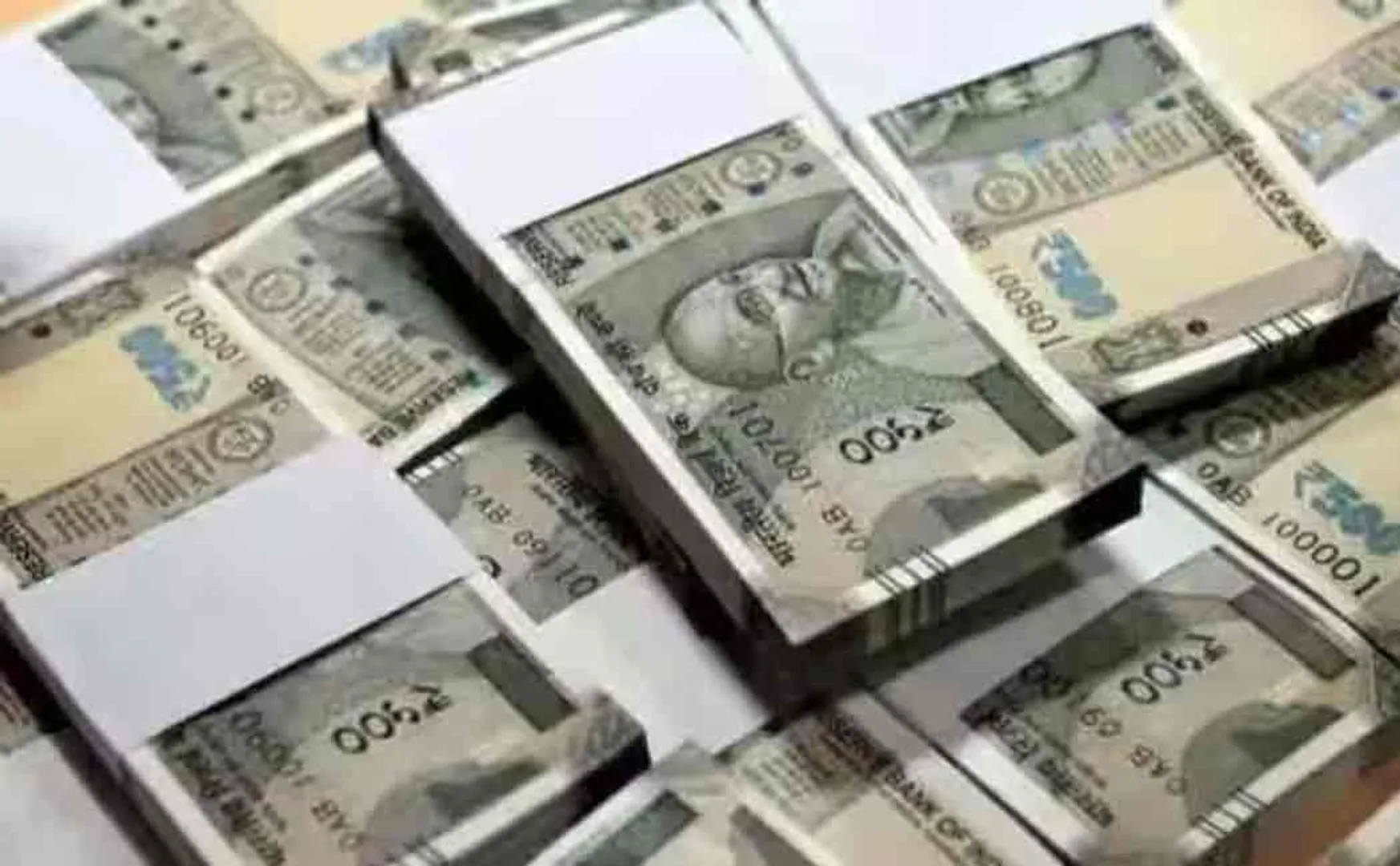 753 crore credit in the bank account of the medical worker