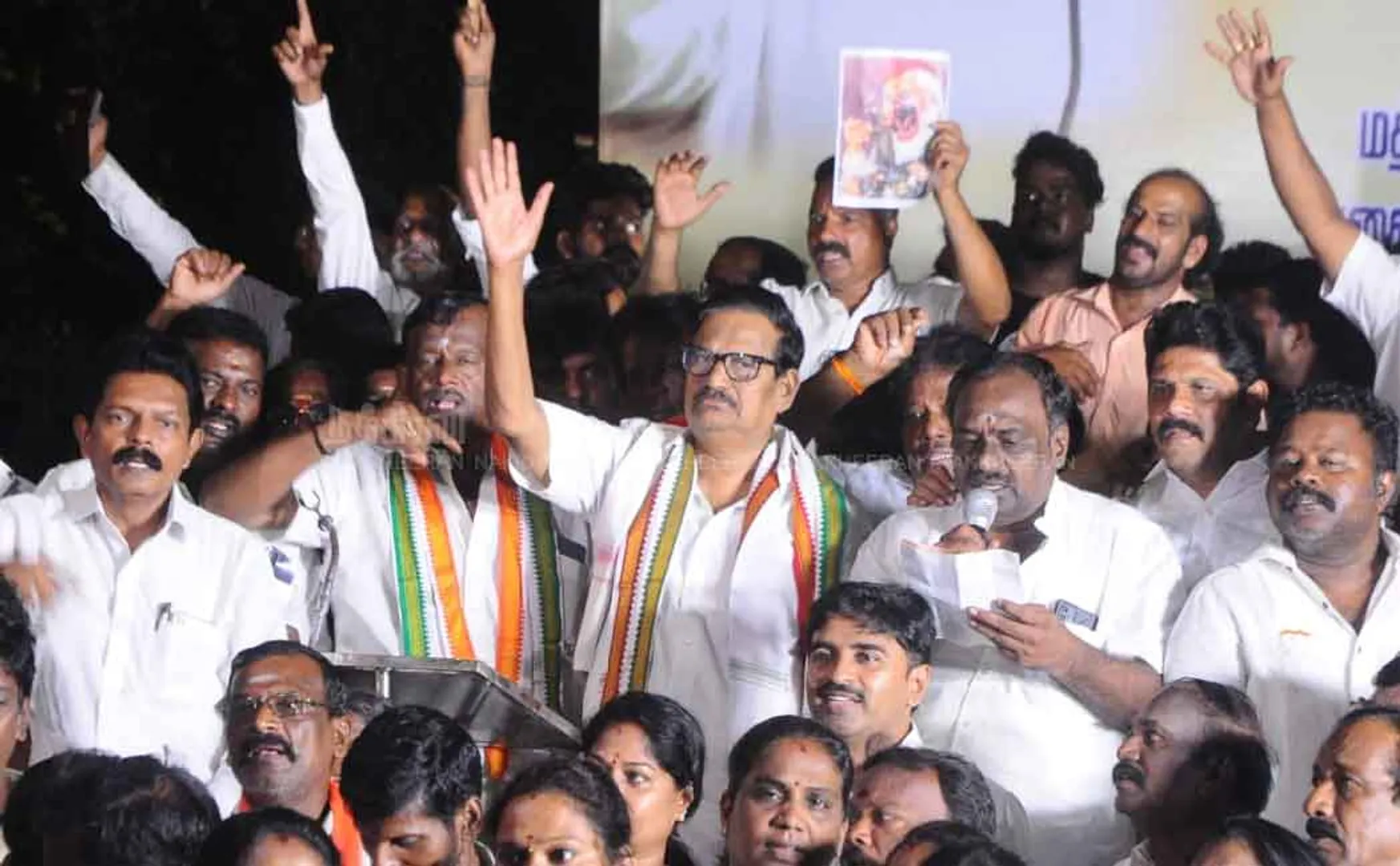 Congress condemn BJP 
