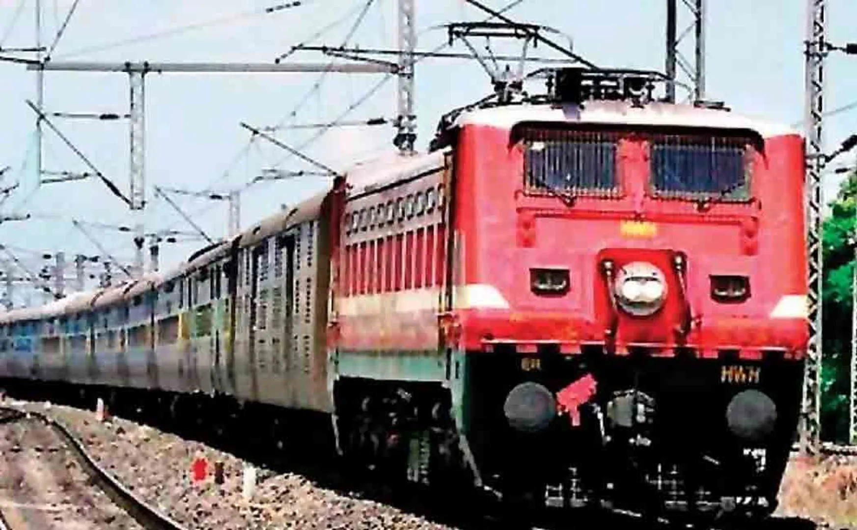 couple affected by Teenager  in train at uttarpradesh 