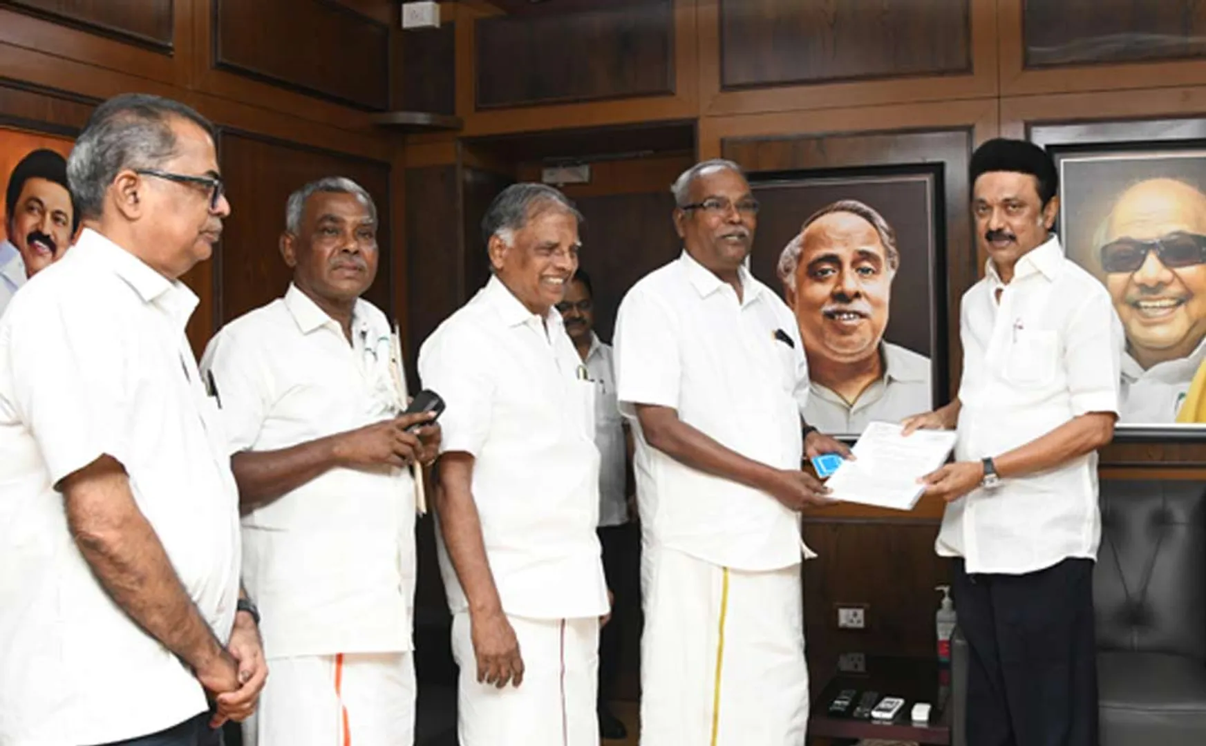 Meeting of Marxist Communist leaders with the Chief Minister