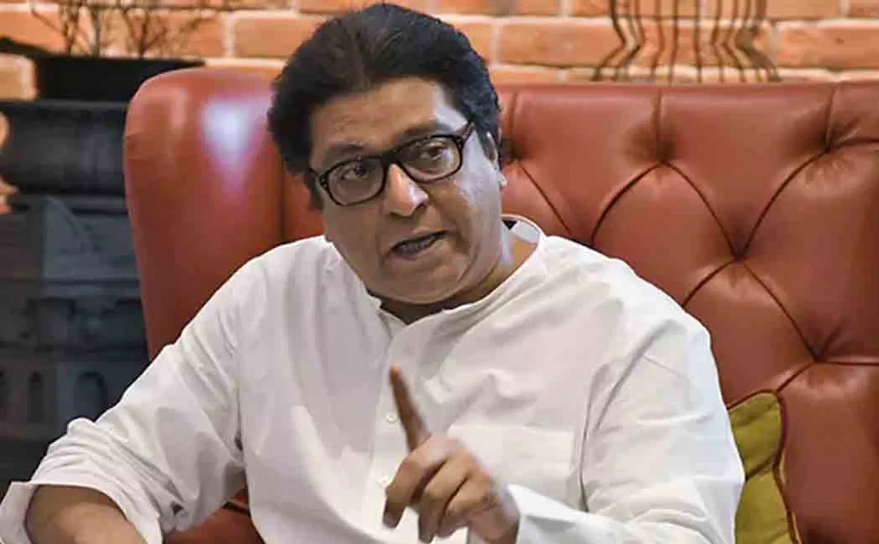  Raj Thackeray says Let's set the toll booths on fire