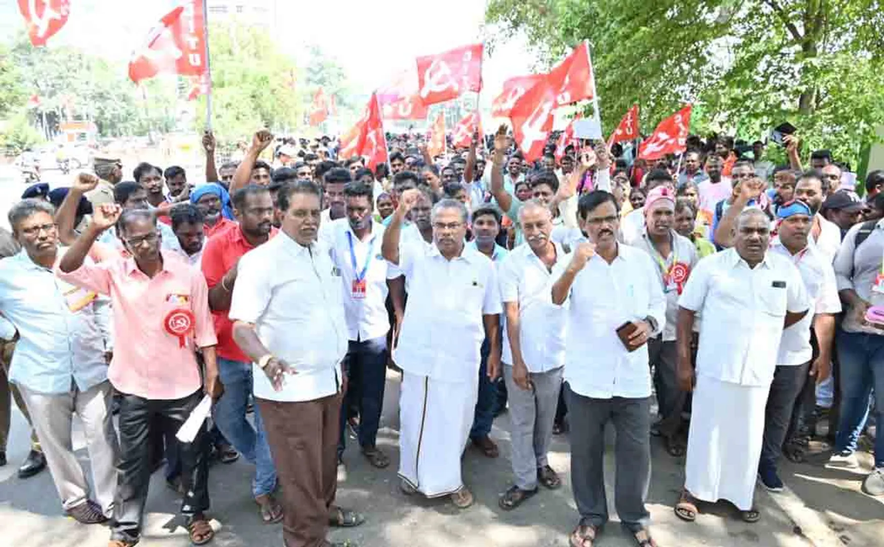 Thermal power station workers rally to demand permanent job (Pictures)