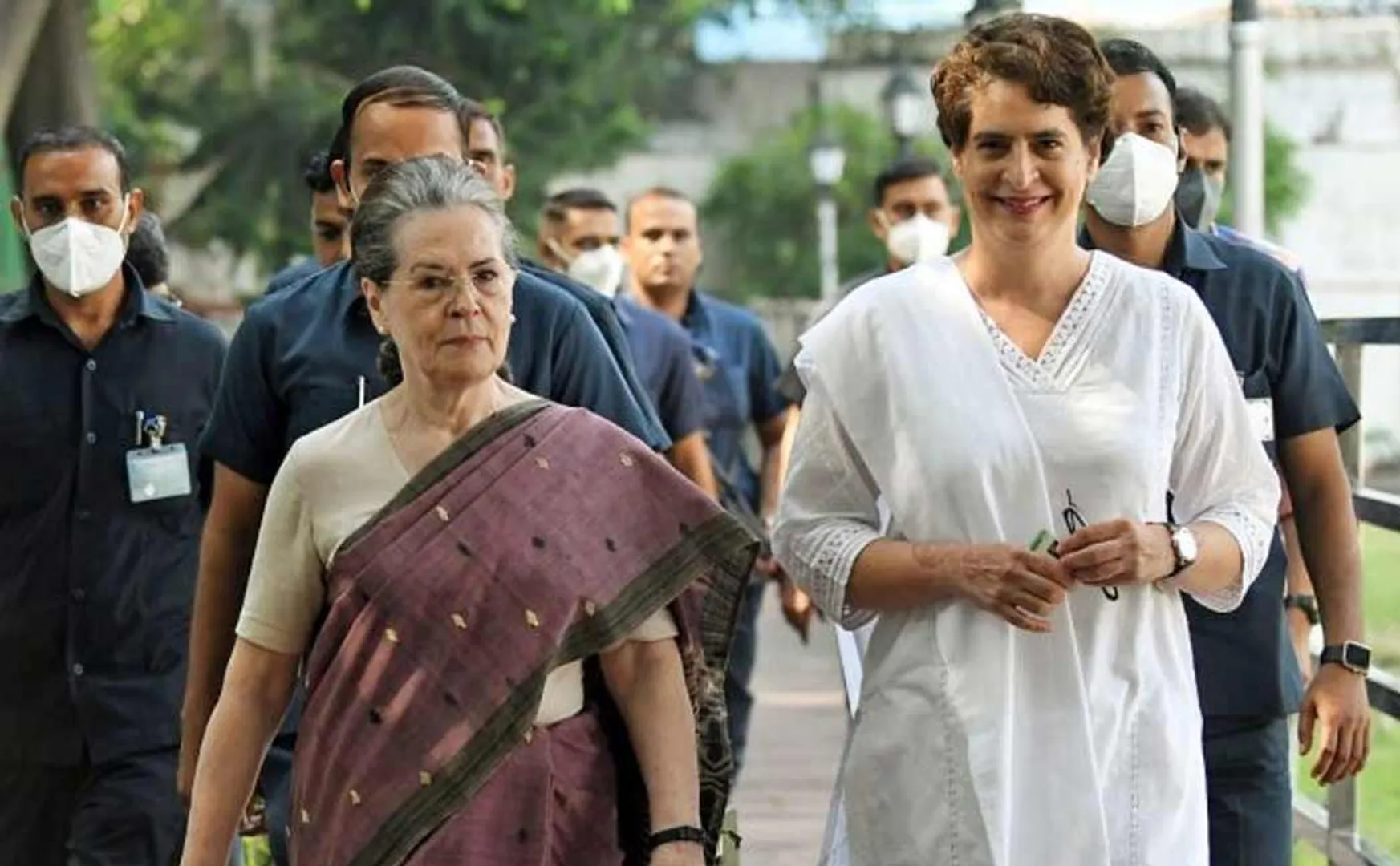Sonia gandhi Priyanka Gandhi and others participate in Women  Rights Conference