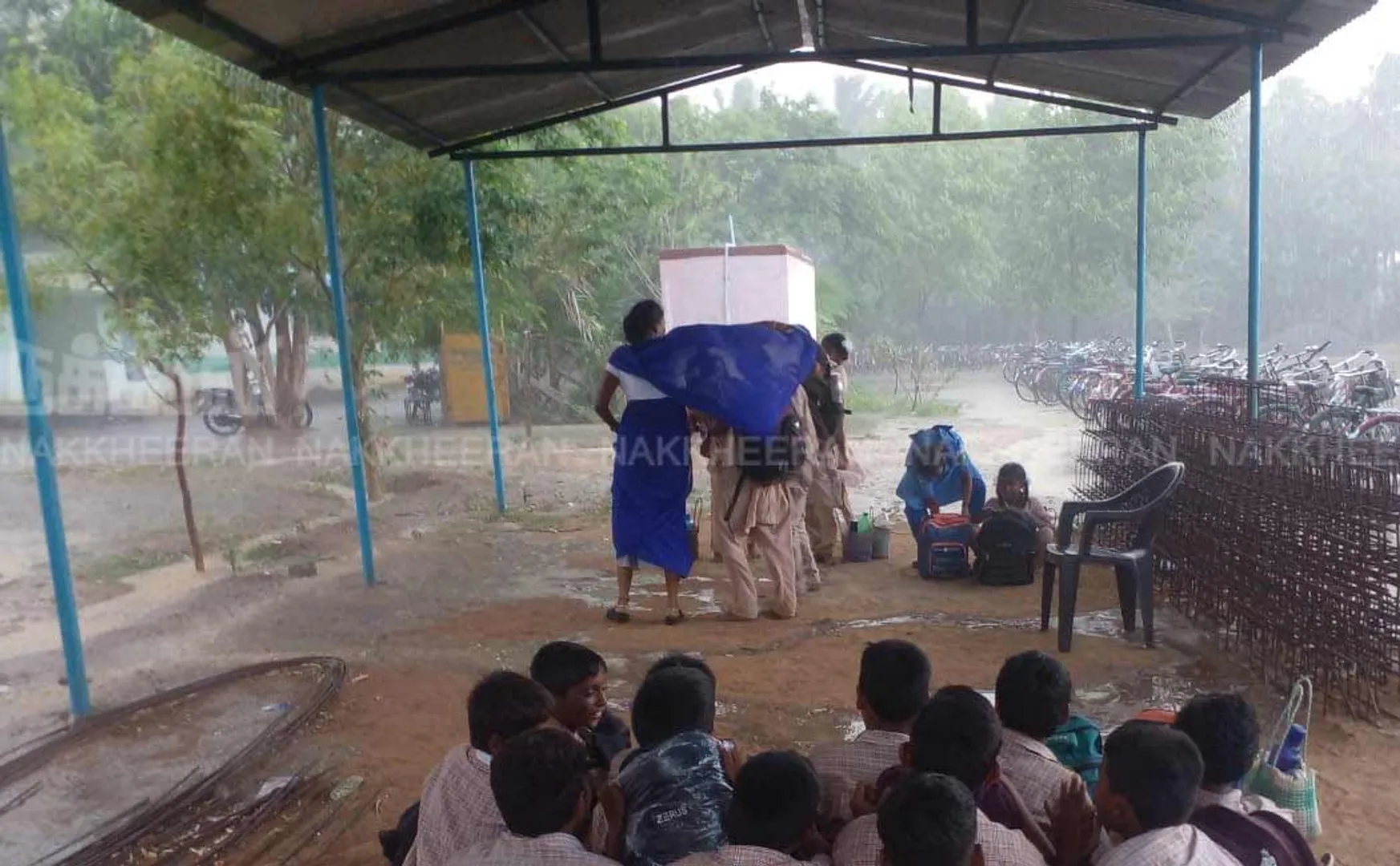 Pudukkottai government school students suffer due to lack of building