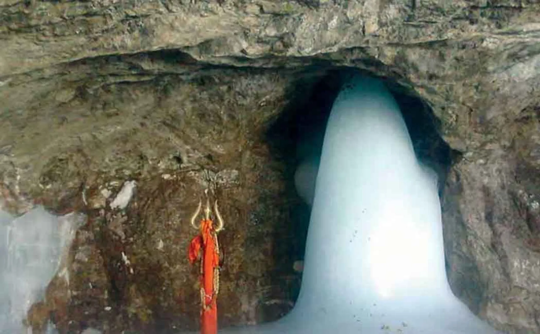 Eason looks like a buffalo; Kedarnath Temple!