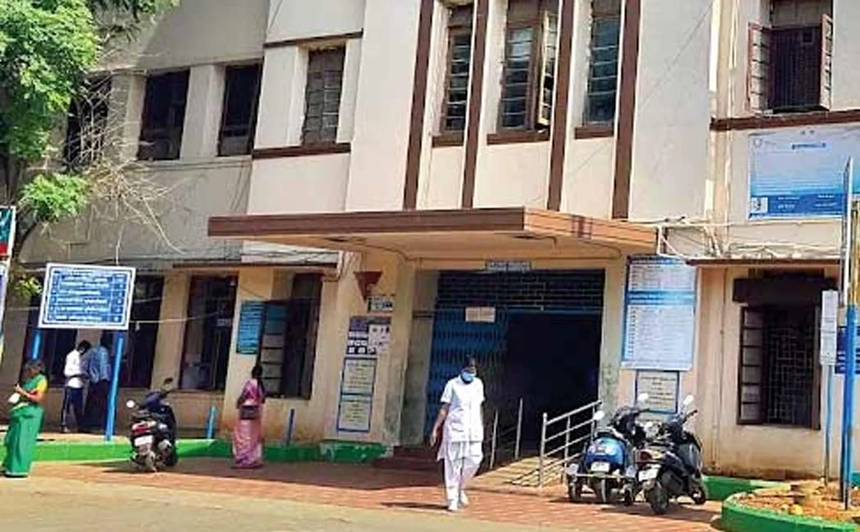 3 admitted to hospital after eating egg pops, cake at bakery