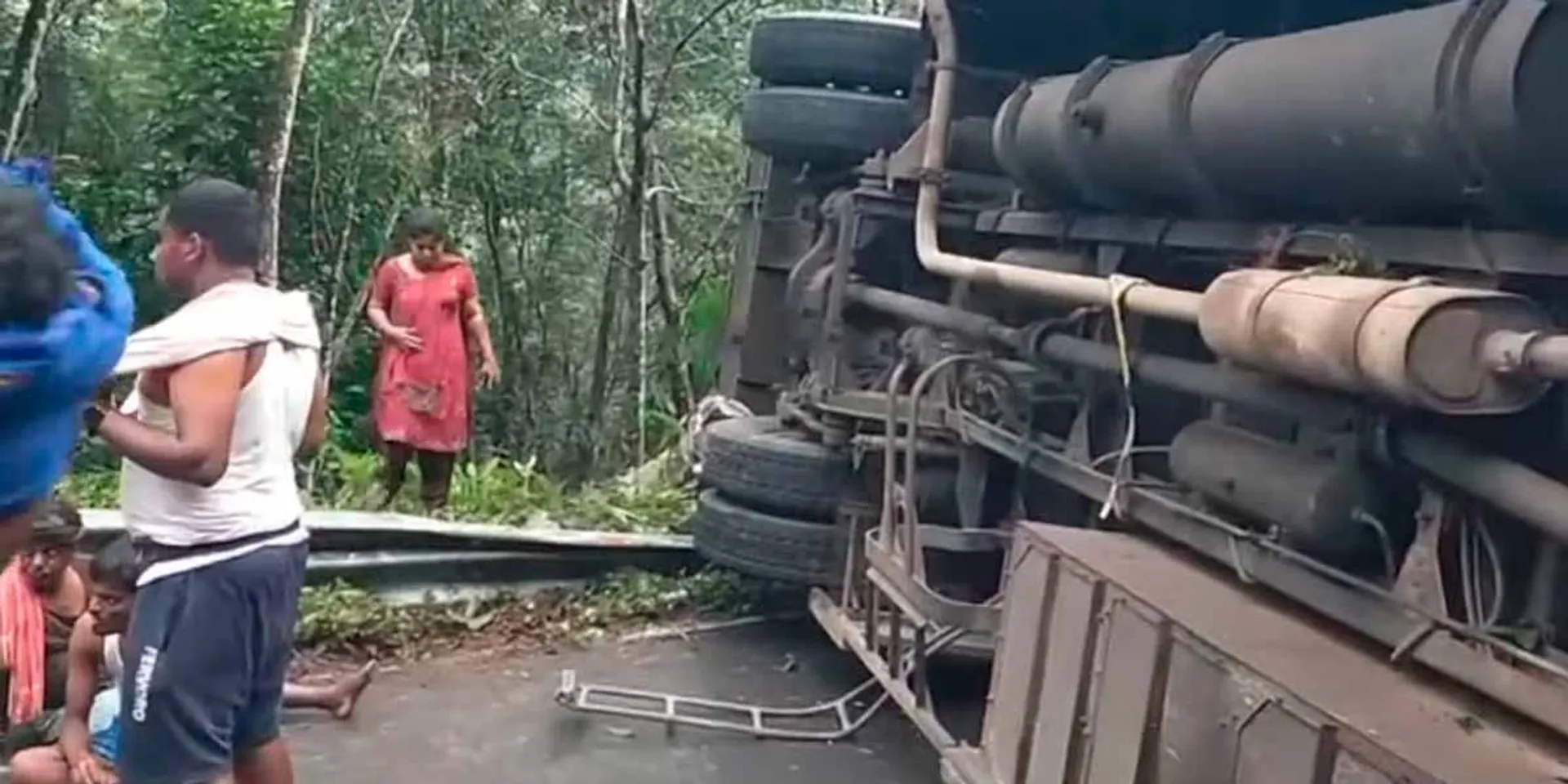 the blind bus driver; 15 Ayyappa devotees rescued with injuries