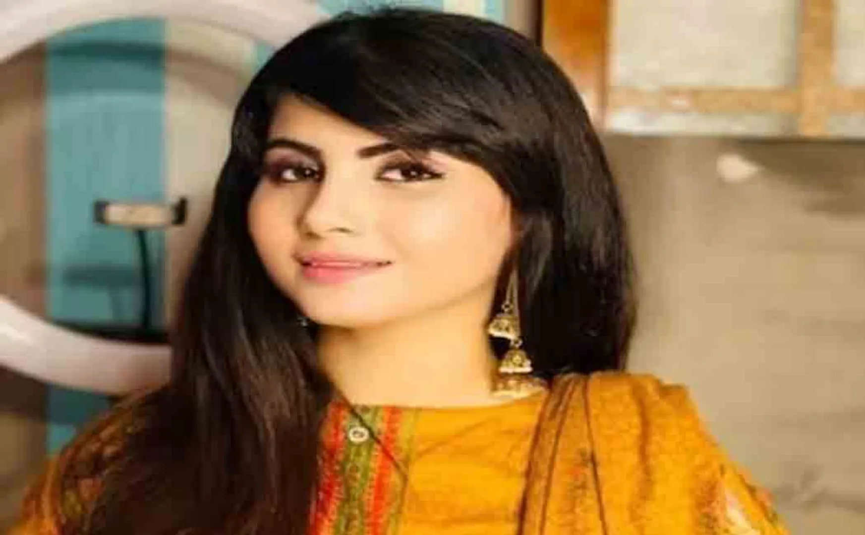  Pakistani actress says Ready to go on a date if beat the Indian team