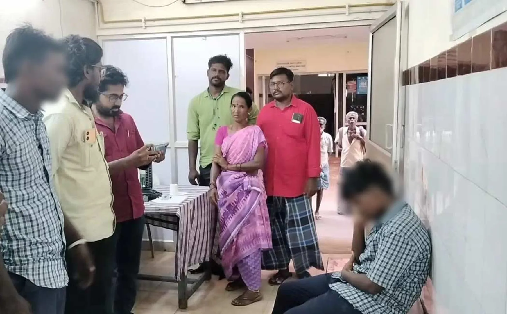  student is deaf because the headmaster beaten him 