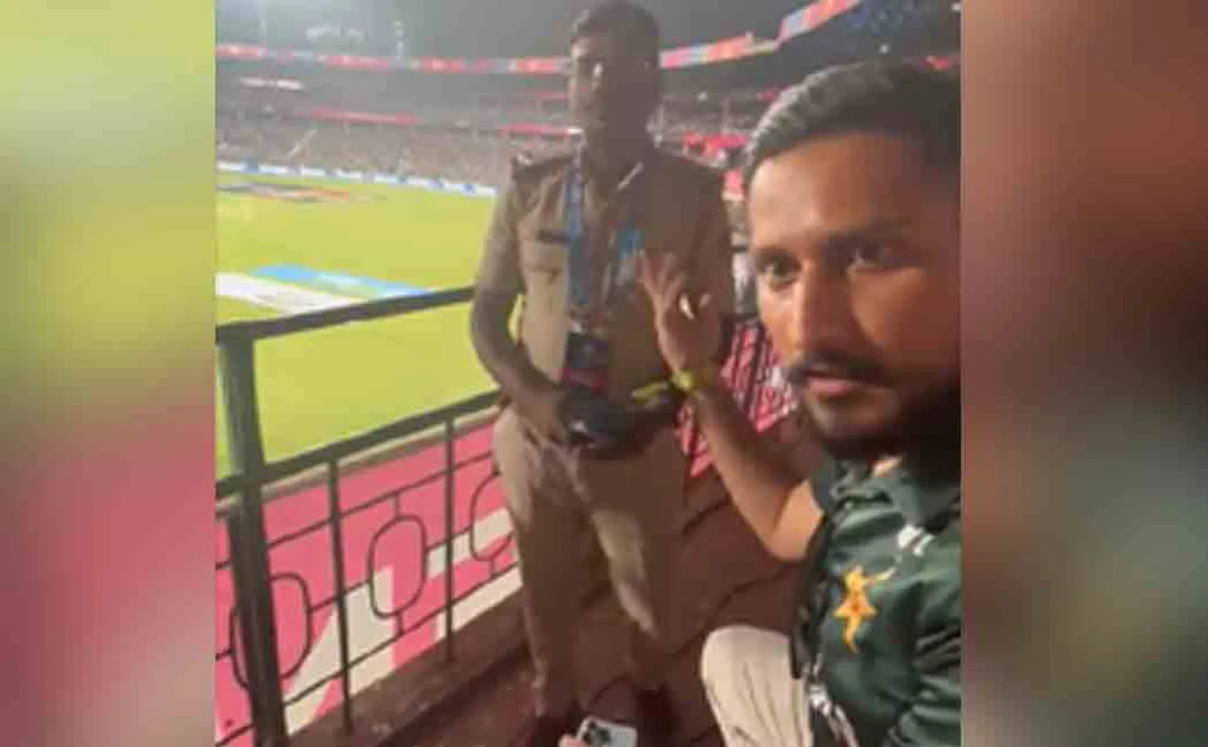 A policeman was involved in an argument with a fan for 'Pakistan Zindabad' slogan