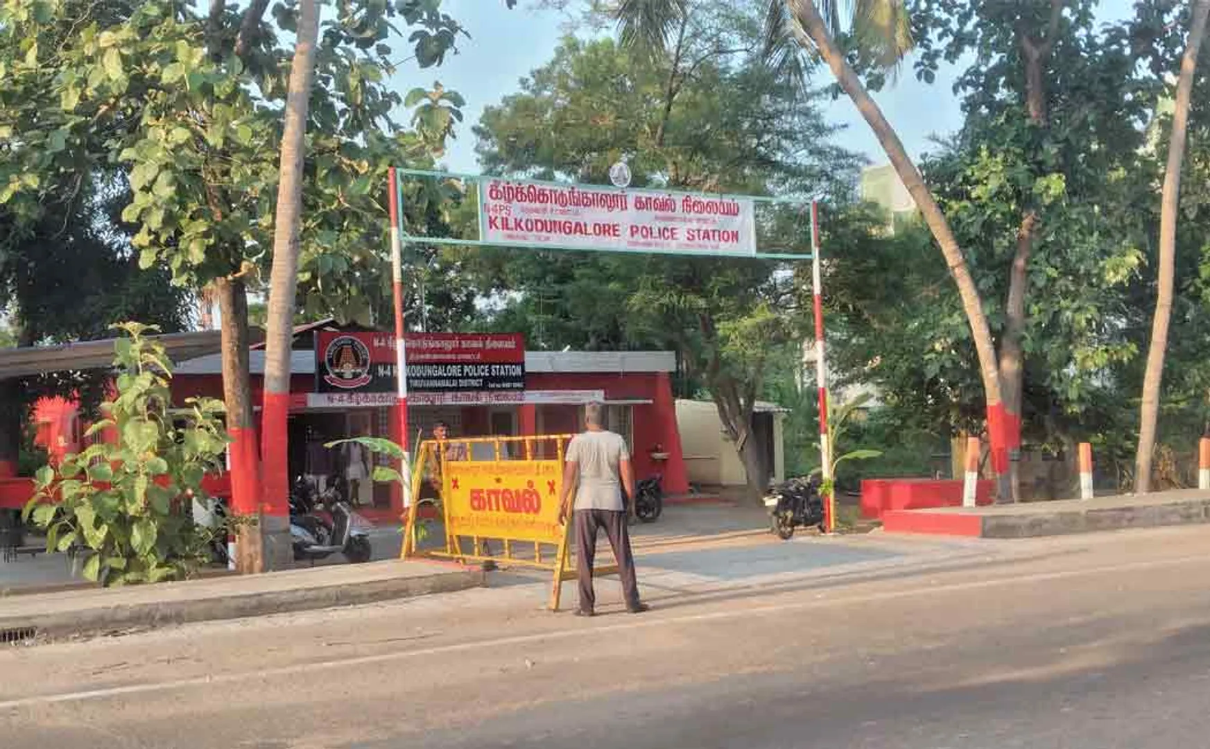 Dispute between brothers over building house for mother in Tiruvannamalai