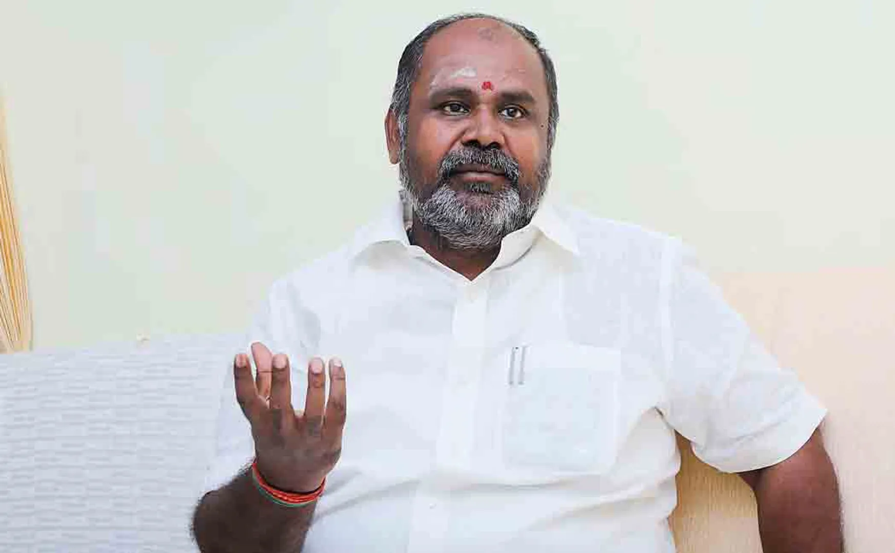 Ex-minister who issued invitation to EPS due to blood