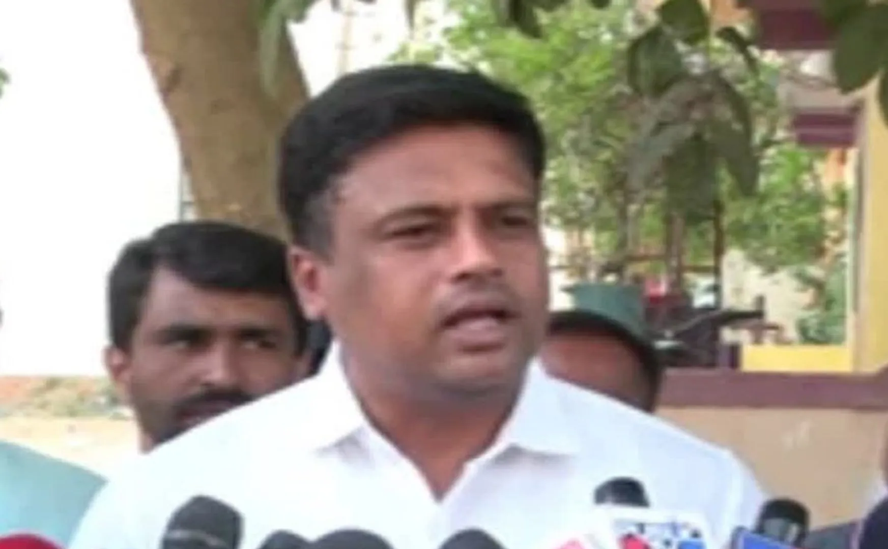 Congress MLA says Bargaining on the part of BJP to dissolve the government in karnataka