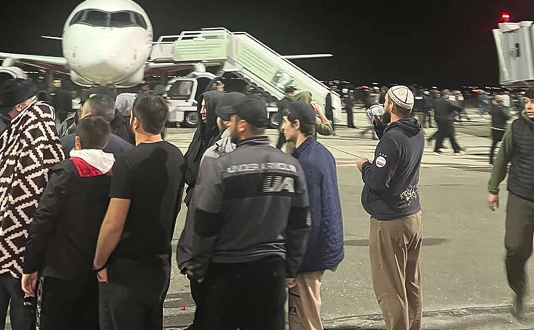 Siege on a Russian airport for israel incident